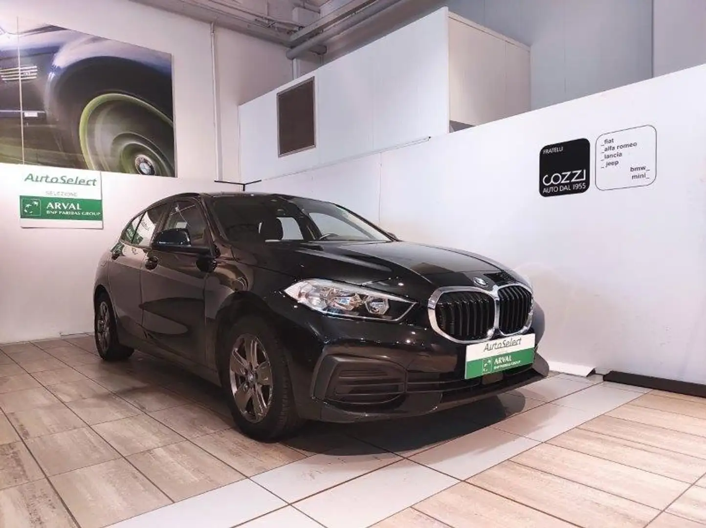 BMW 118 - 118i 5p. Business Advantage Schwarz - 1