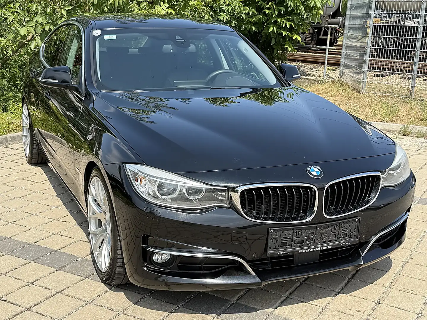 BMW 320 d xDrive Gran Turismo Aut.*INDIVIDUAL*HEAD-UP-R... Schwarz - 2