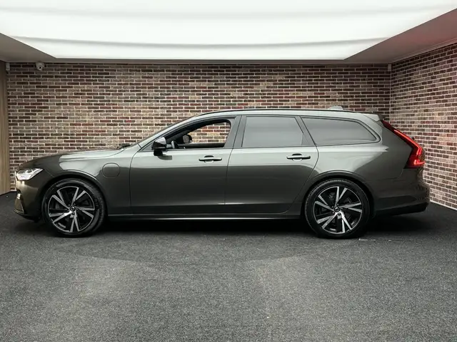 Volvo V90 view 5
