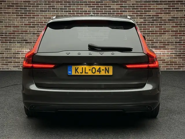 Volvo V90 view 6