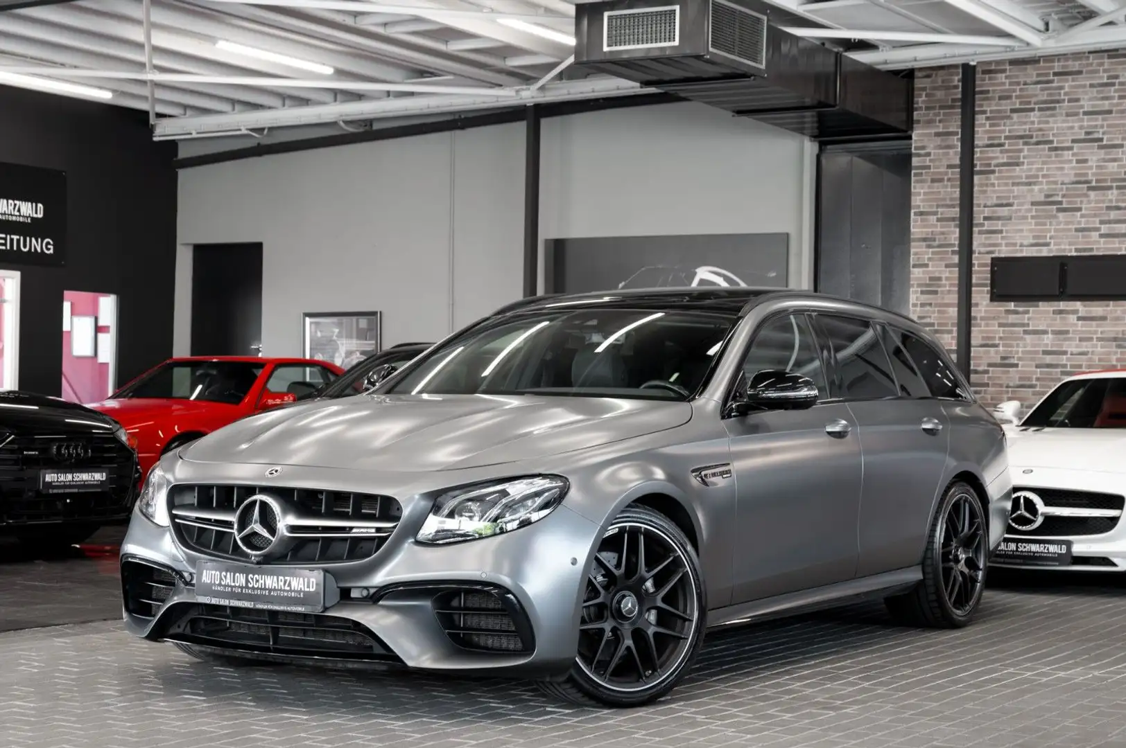 Mercedes-Benz E 63 AMG E63 T AMG 4Matic|AMG PERF. AGA|BURMESTER|PANO Grau - 1