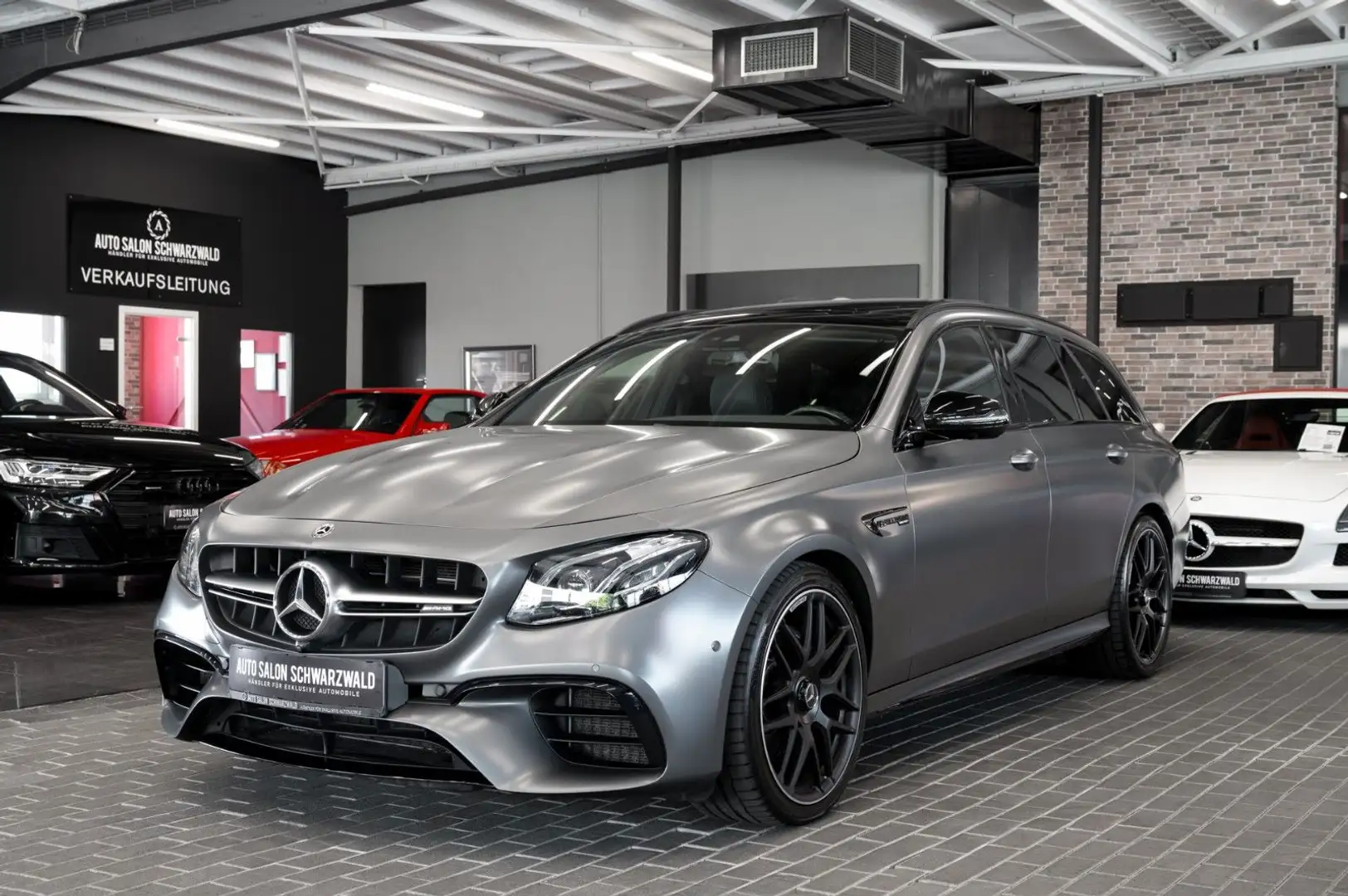 Mercedes-Benz E 63 AMG E63 T AMG 4Matic|AMG PERF. AGA|BURMESTER|PANO Grau - 2