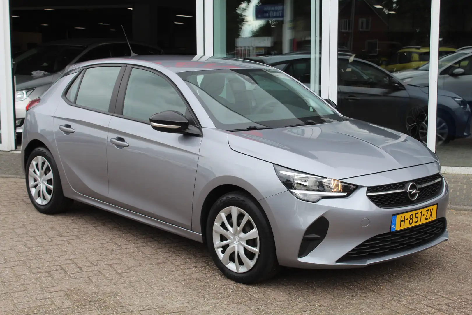 Opel Corsa 1.2 Edition Grijs - 2