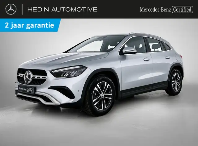 Mercedes-Benz GLA 180 Essential Line | Verwarmde Zetels | Navigatie | Ac