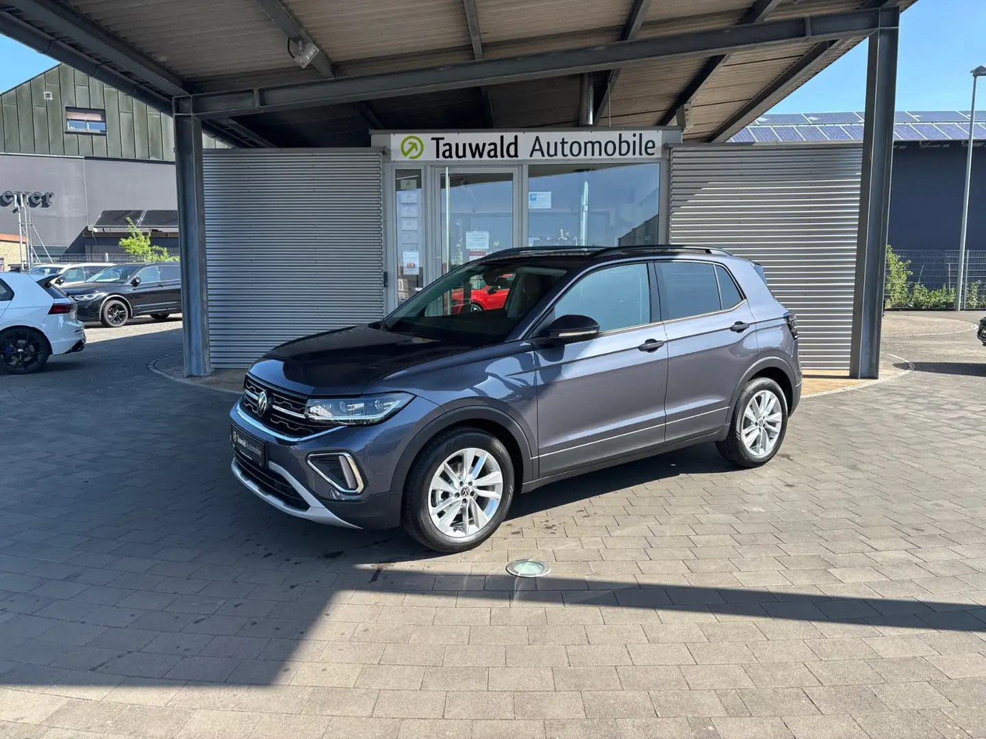 Volkswagen T-Cross Life 1.0 TSI DSG IQ/KAMERA/AHK Gris - 2