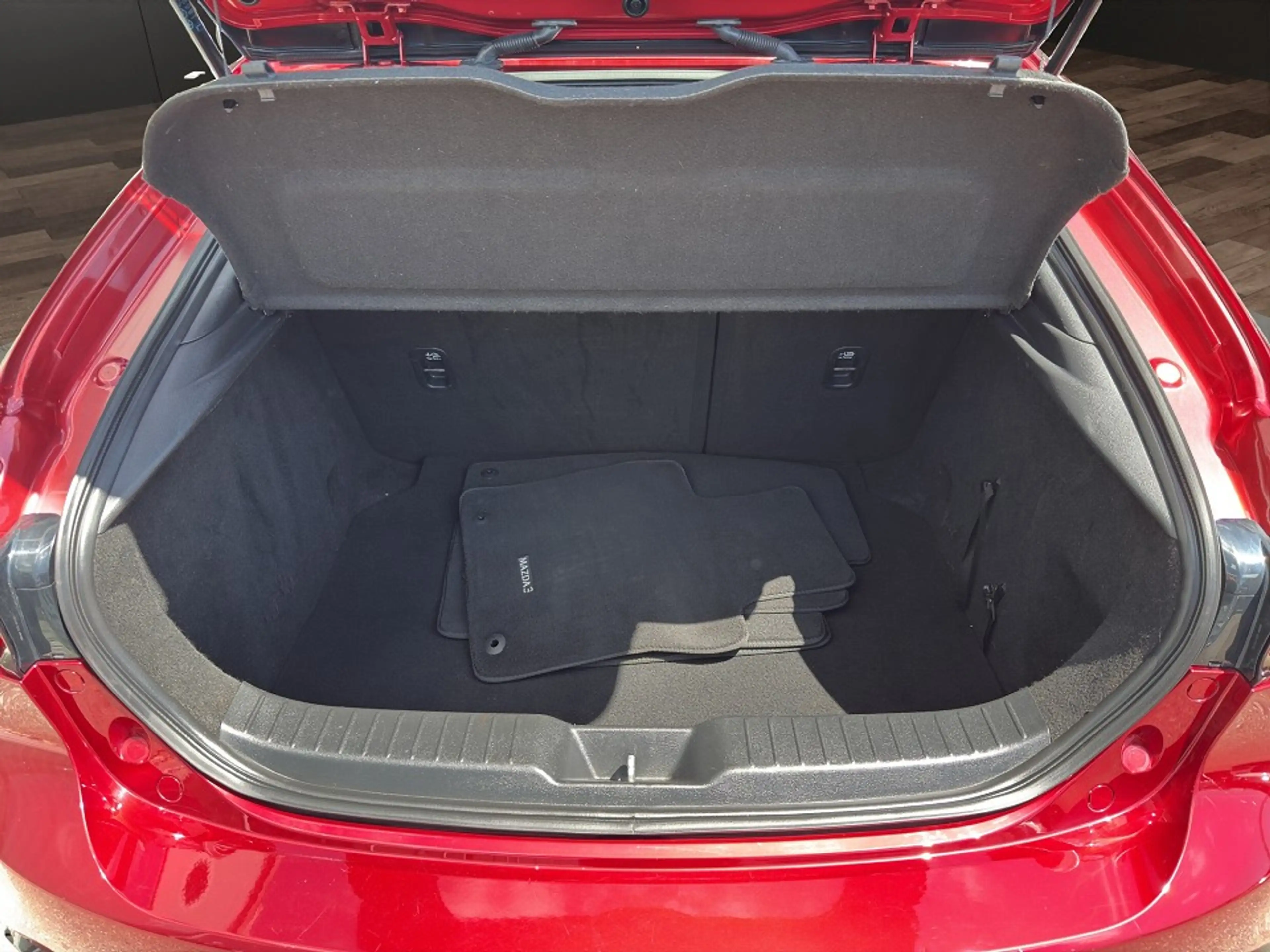 Mazda 3 116PS AT+ ACAA+KLIMA+NAVI+MRCC+EPH+LED+RADIO+BLUET — photo 9