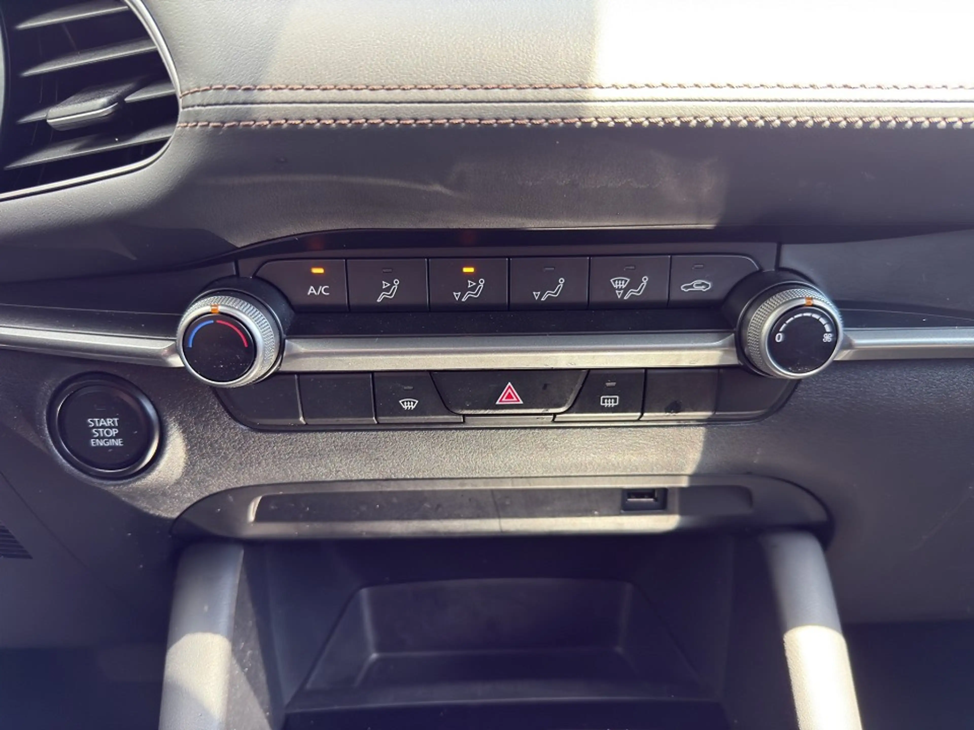 Mazda 3 116PS AT+ ACAA+KLIMA+NAVI+MRCC+EPH+LED+RADIO+BLUET — photo 15