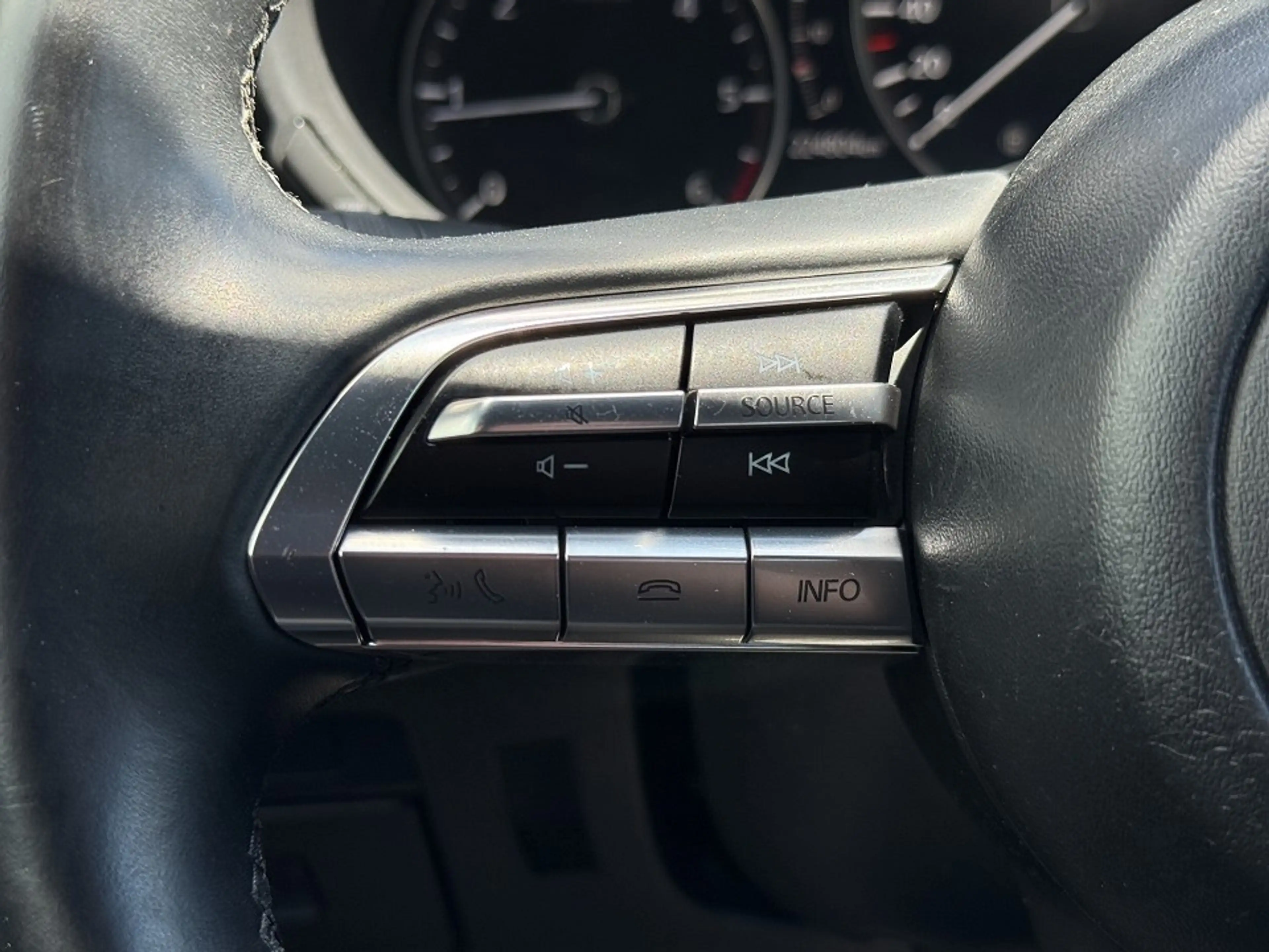 Mazda 3 116PS AT+ ACAA+KLIMA+NAVI+MRCC+EPH+LED+RADIO+BLUET — photo 12