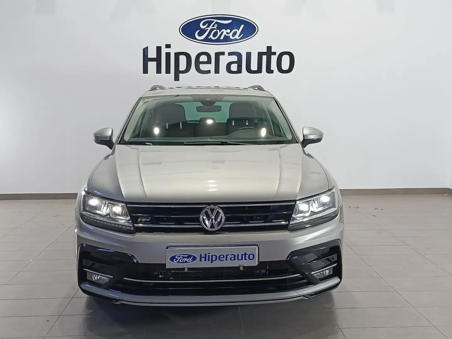 Volkswagen Tiguan 2.0TDI R-Line DSG 110kW Gris - 2