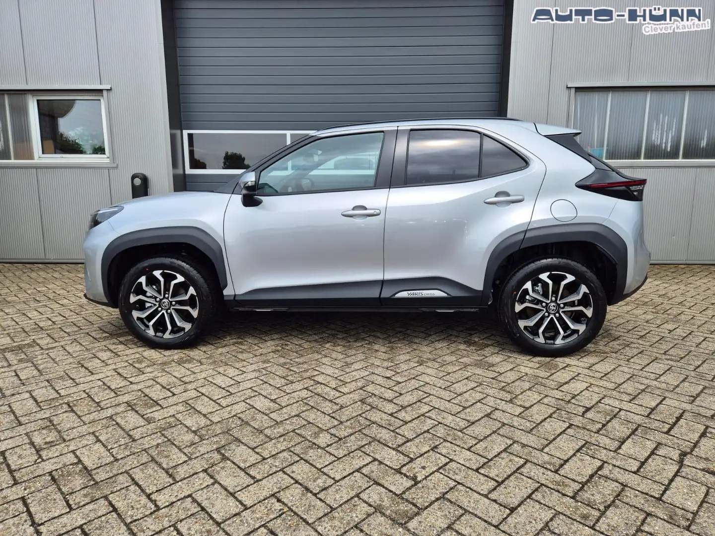 Toyota Yaris Cross 1.5VVT-iE 130PS Automatik Teamplayer Klimaautom... Silber - 2
