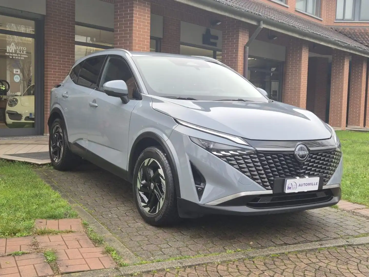 Nissan Qashqai 1.3 mhev N-Connecta 2wd 140cv Grau - 2