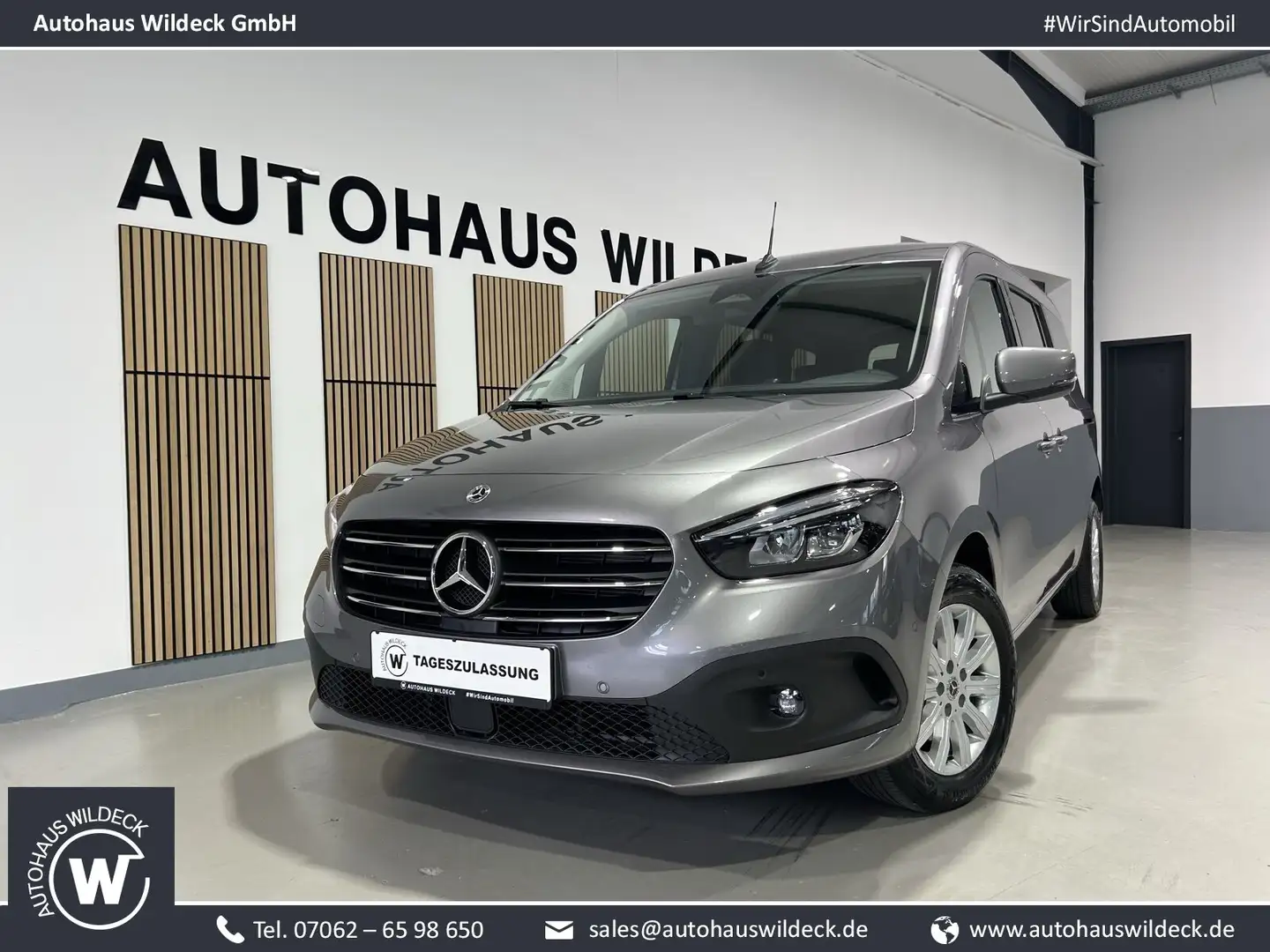 Mercedes-Benz T180 lang Progre. Navi Leder LED RFK 7-Sitzer BC Gris - 1