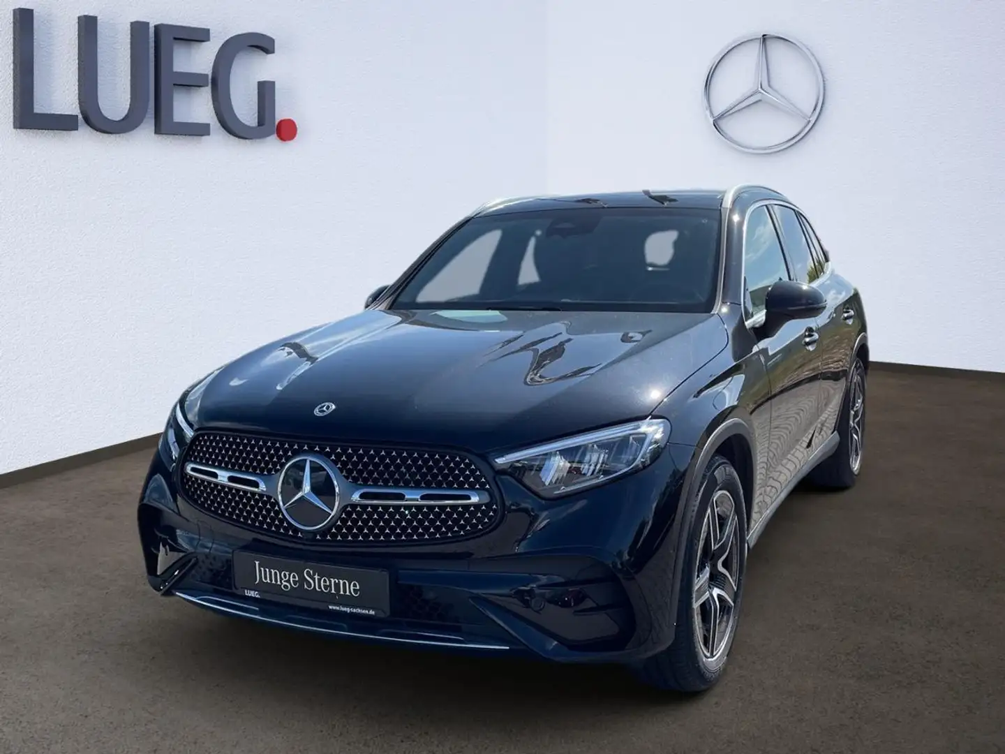 Mercedes-Benz GLC 200 4MATIC AMG-ADVANCED+PANODACH+AHK+KAMERA Schwarz - 1