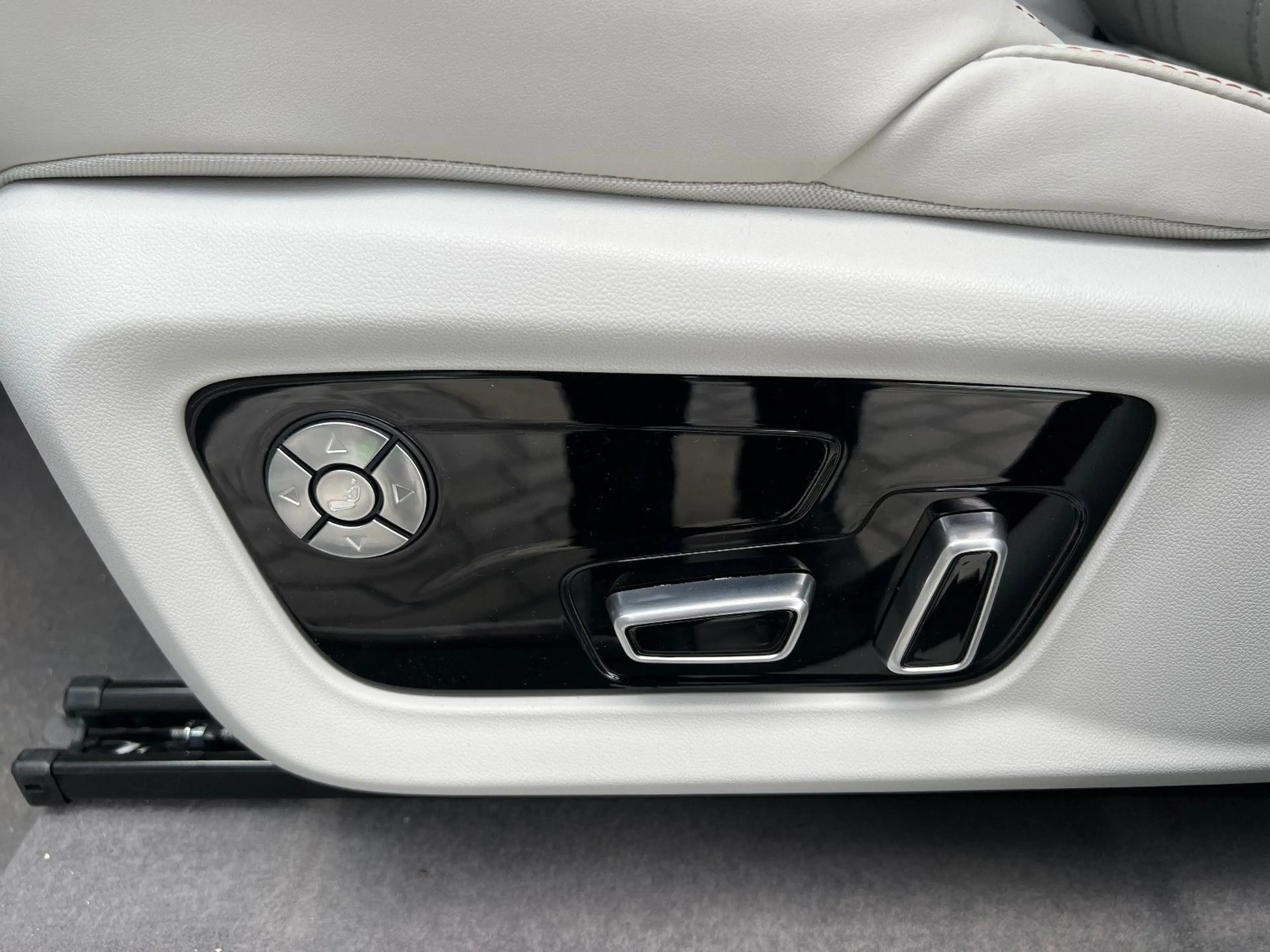 DFM Forthing 4 U-Tour inkl. Autogasanlage (LPG) — photo 13