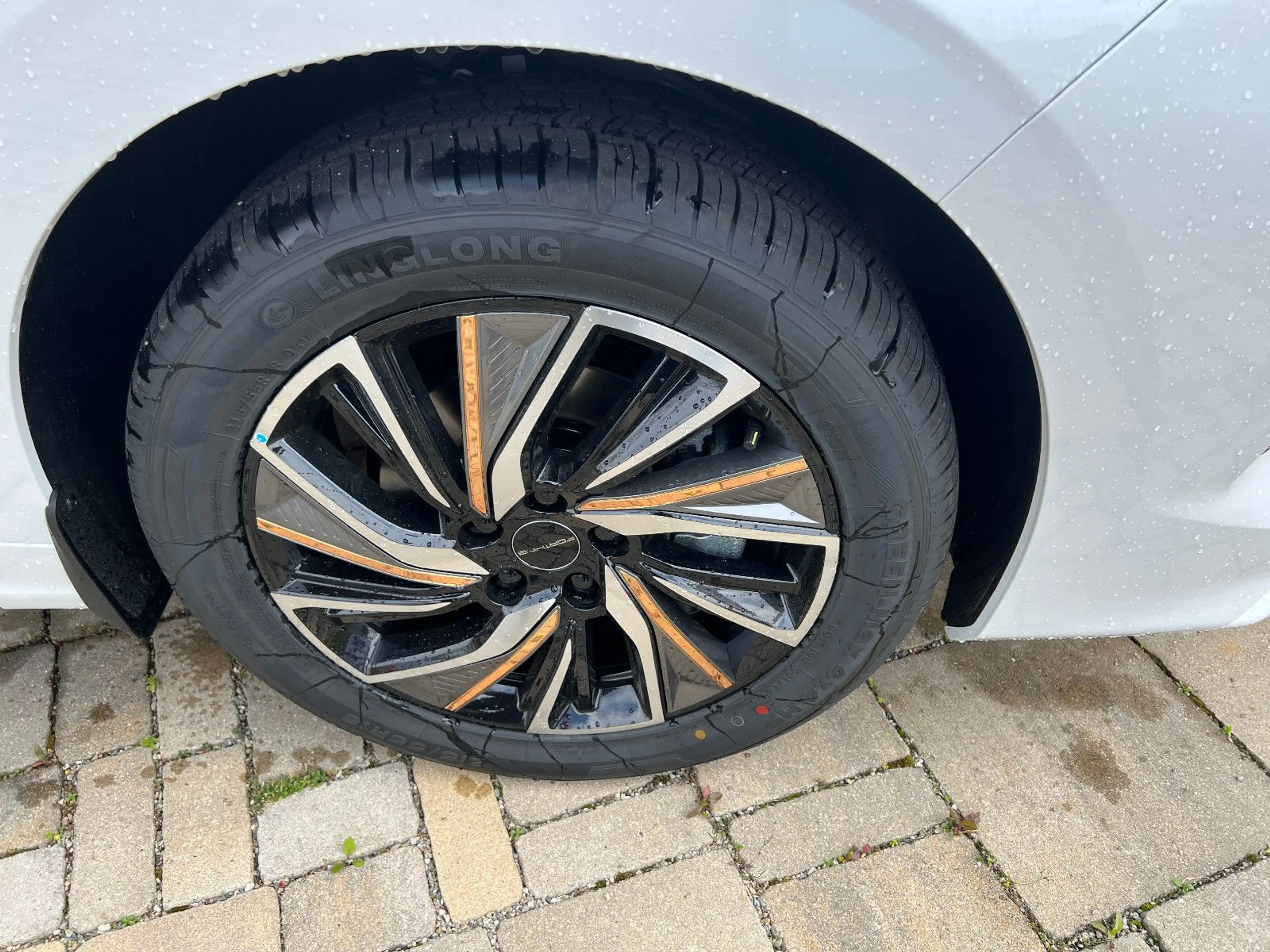 DFM Forthing 4 U-Tour inkl. Autogasanlage (LPG) — photo 4