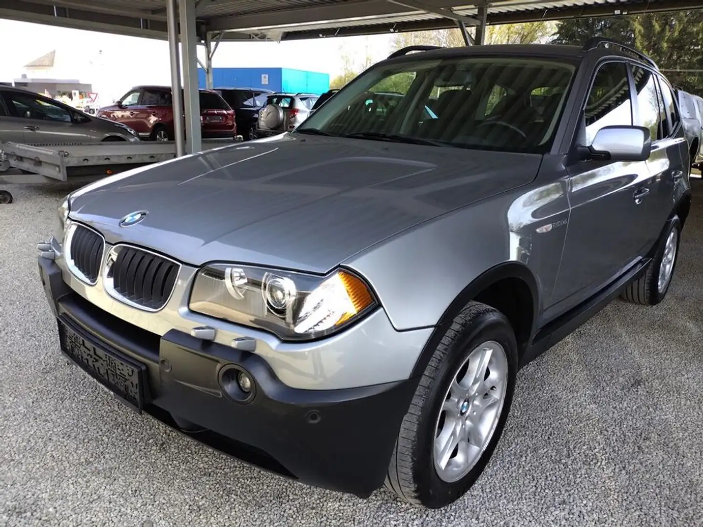 BMW X3 2.0d 4x4 !Xenon/PDC! ! Serviceheft /2.Besitz! Silber - 1