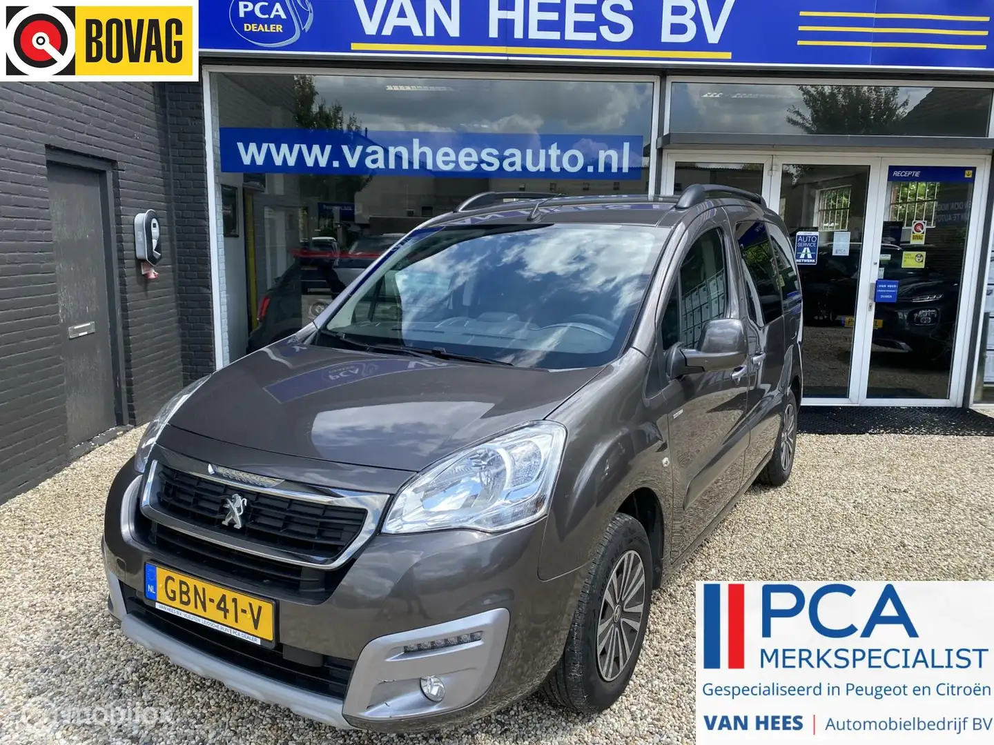 Peugeot Partner Tepee 1.2 PureTech Allure 110 pk navigatie en airc Grijs - 1