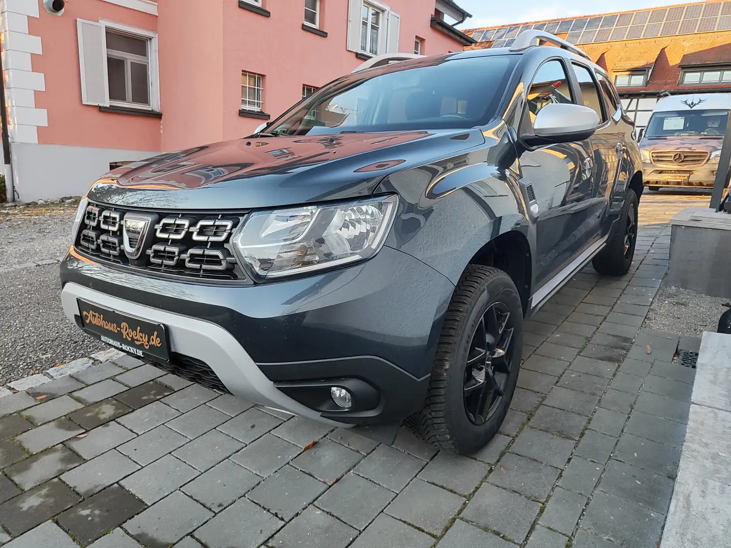 Dacia Duster Blue dCi 115 Diesel Grau - 1