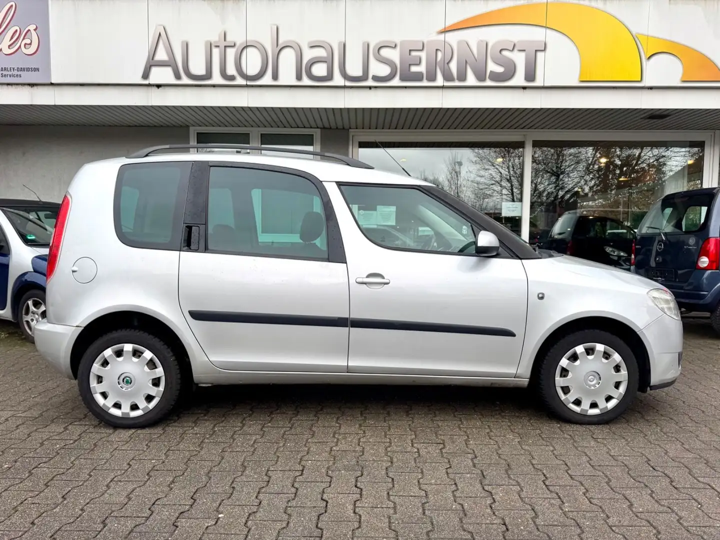 Skoda Roomster Comfort 1,4TDI *SHZG+Klima+PDC* Silber - 1
