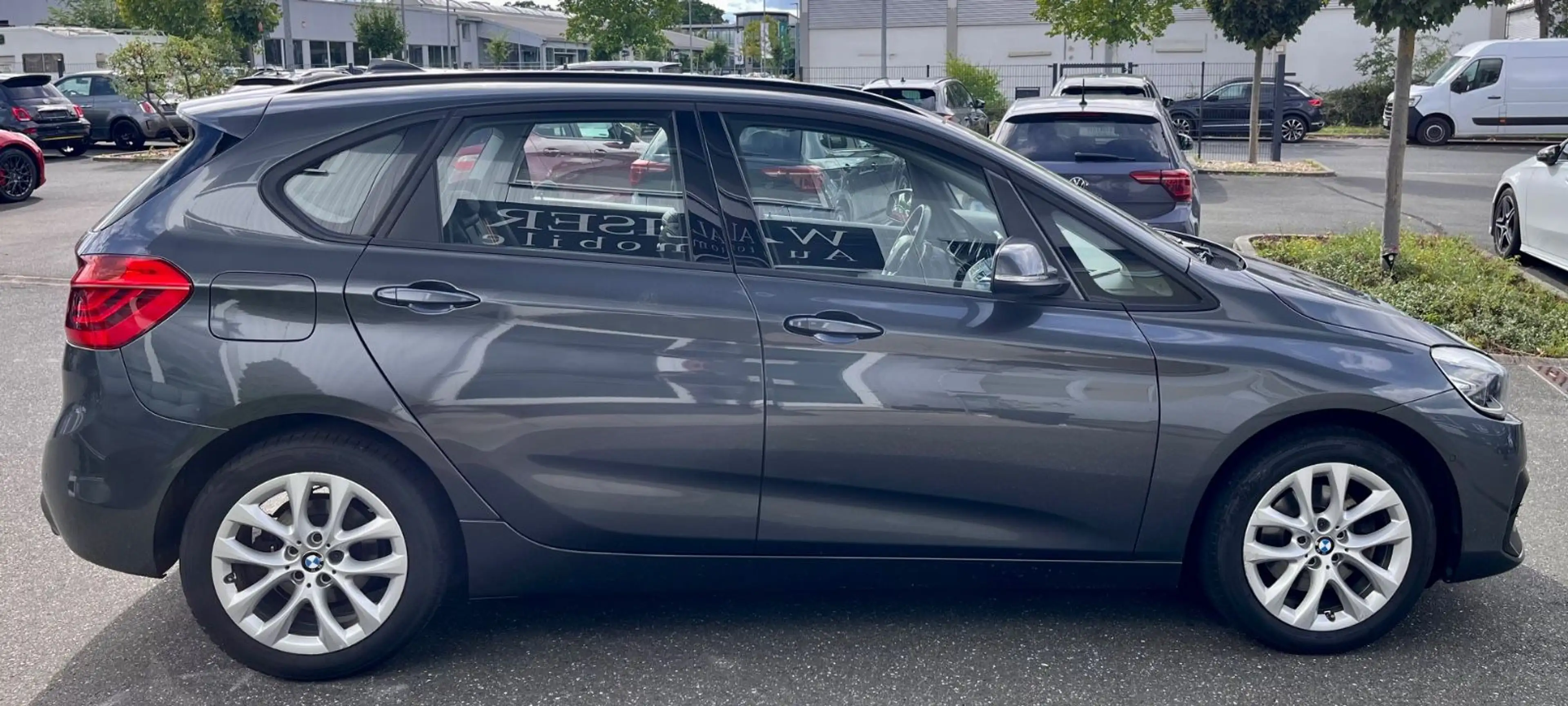 BMW 220 i Active Tourer Sport Line Aut.|Panorama|Navi — photo 4
