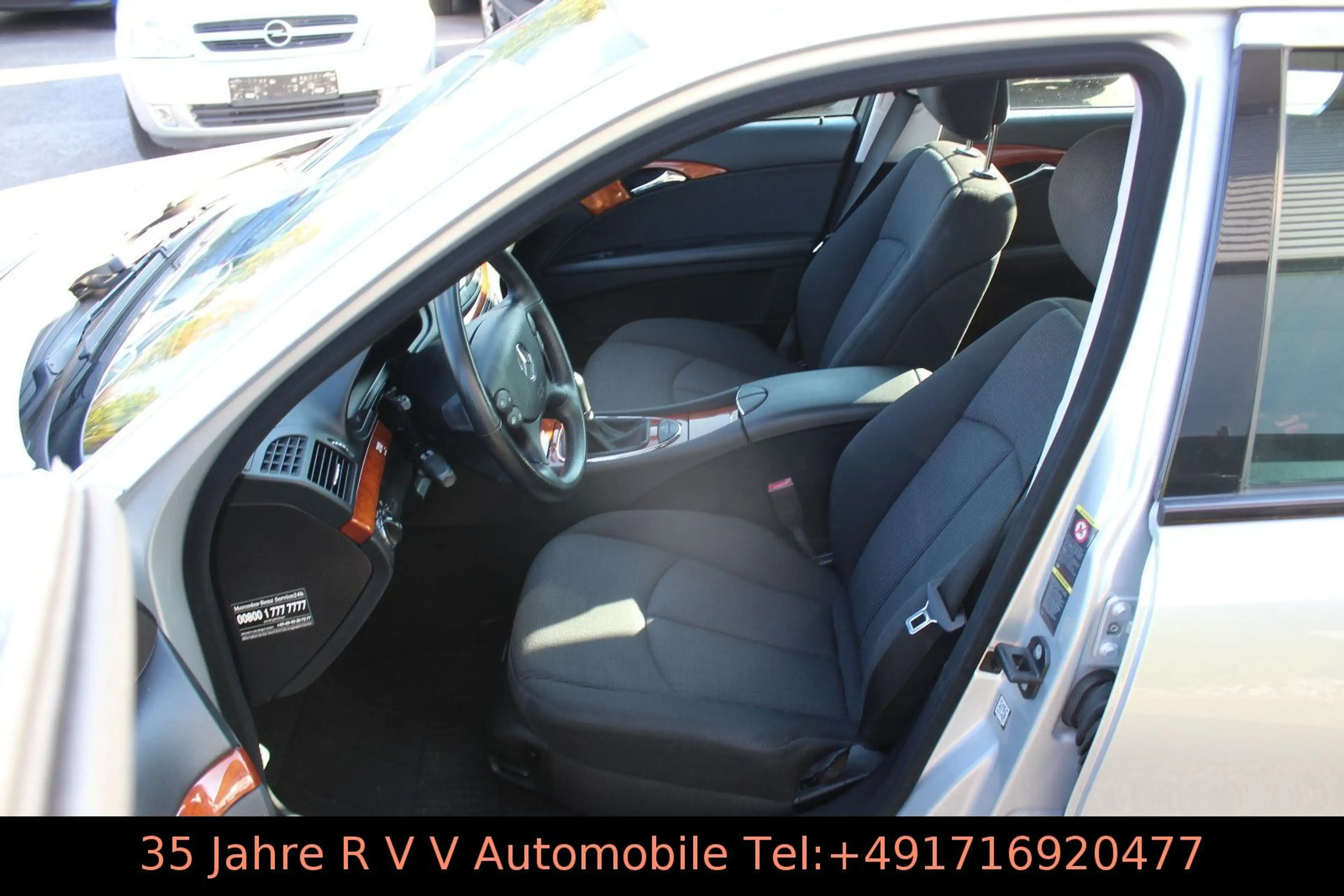 Mercedes-Benz E 200 Kompressor, Scheckheftgepflegt, TÜV neu — photo 9