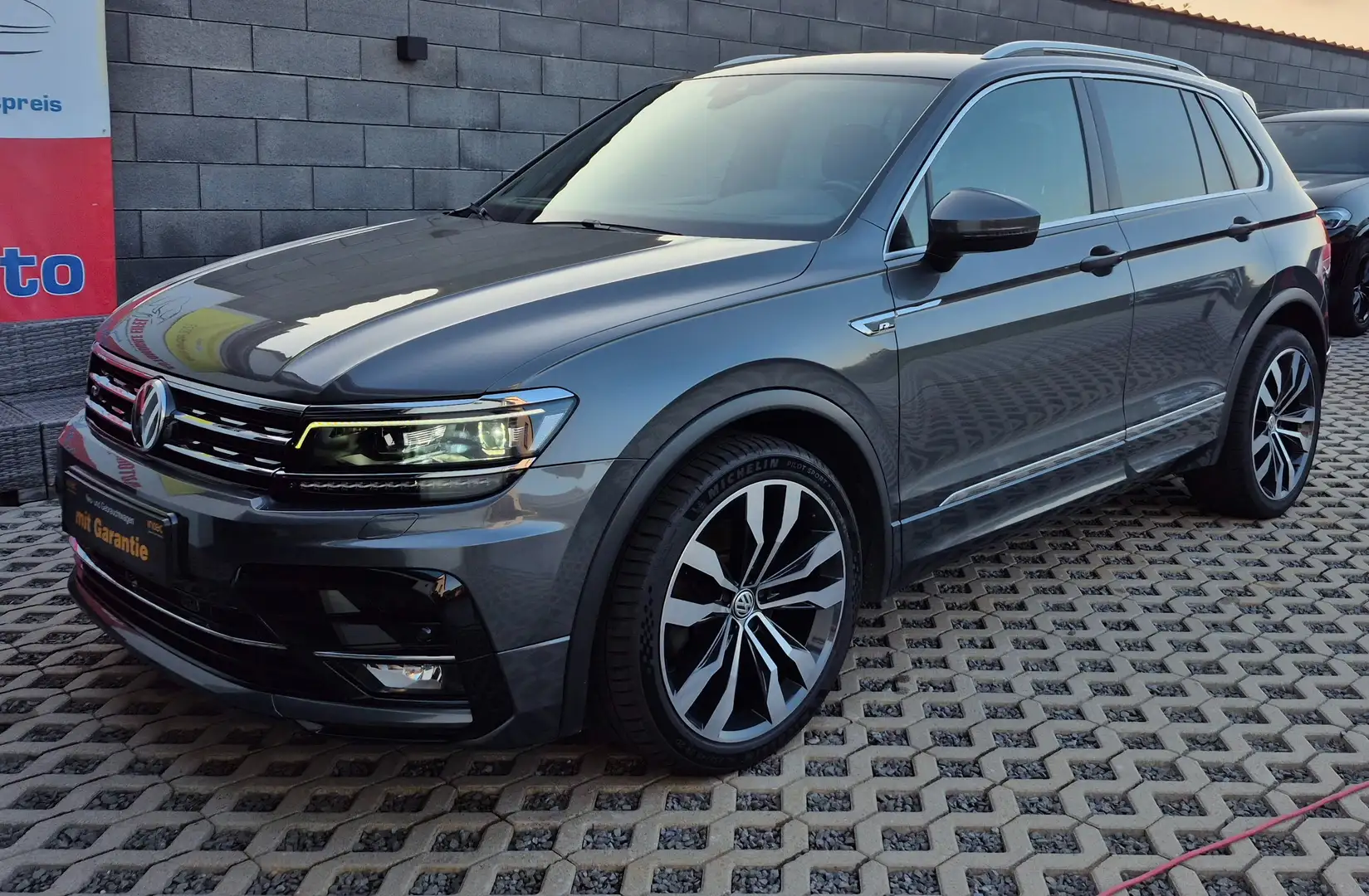 Volkswagen Tiguan Highline BMT/Start-Stopp 4Motion*2x R-LINE*360KAM. Gris - 1