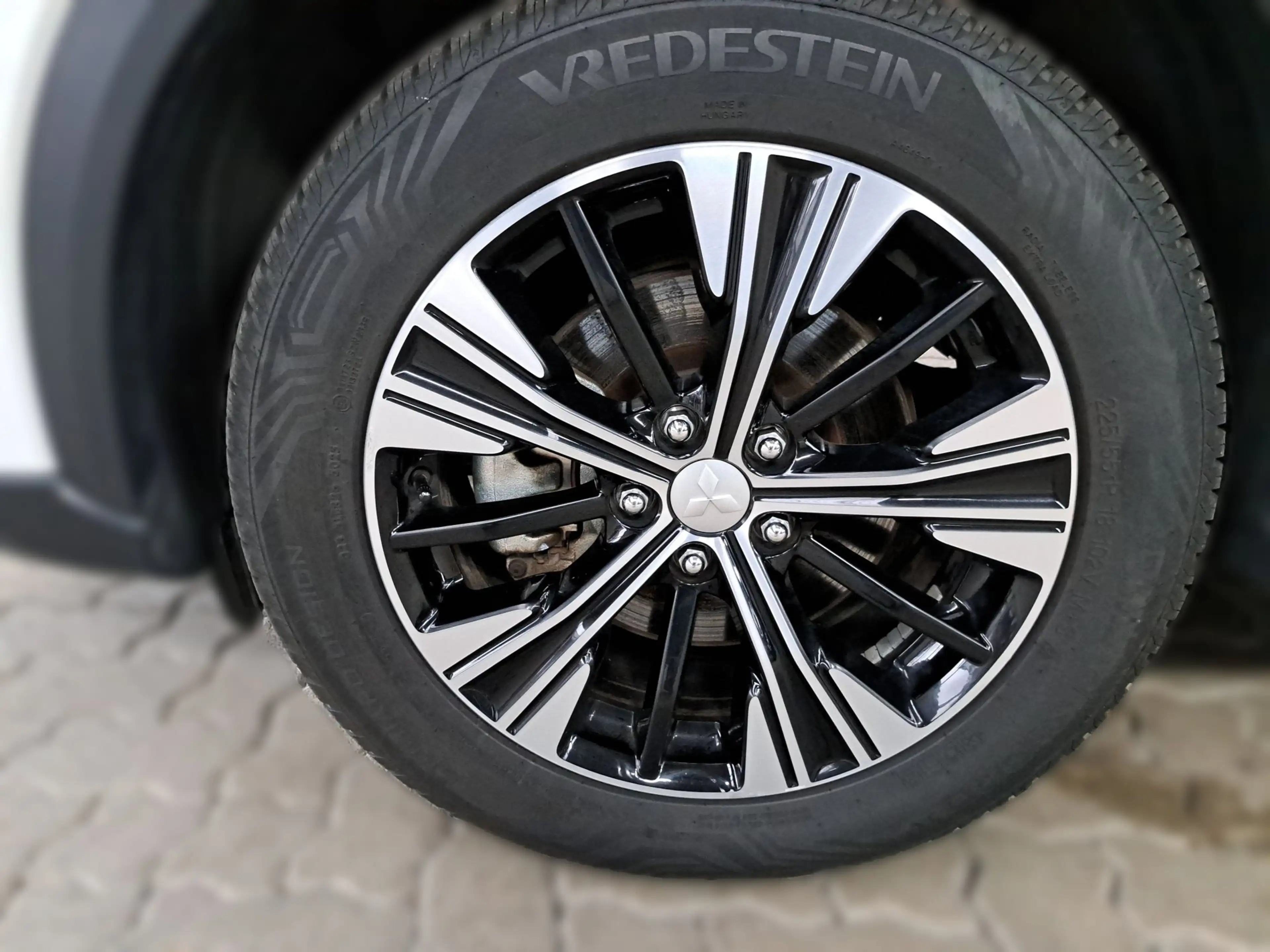 Mitsubishi Eclipse Cross Diamant Edition 2WD — photo 6
