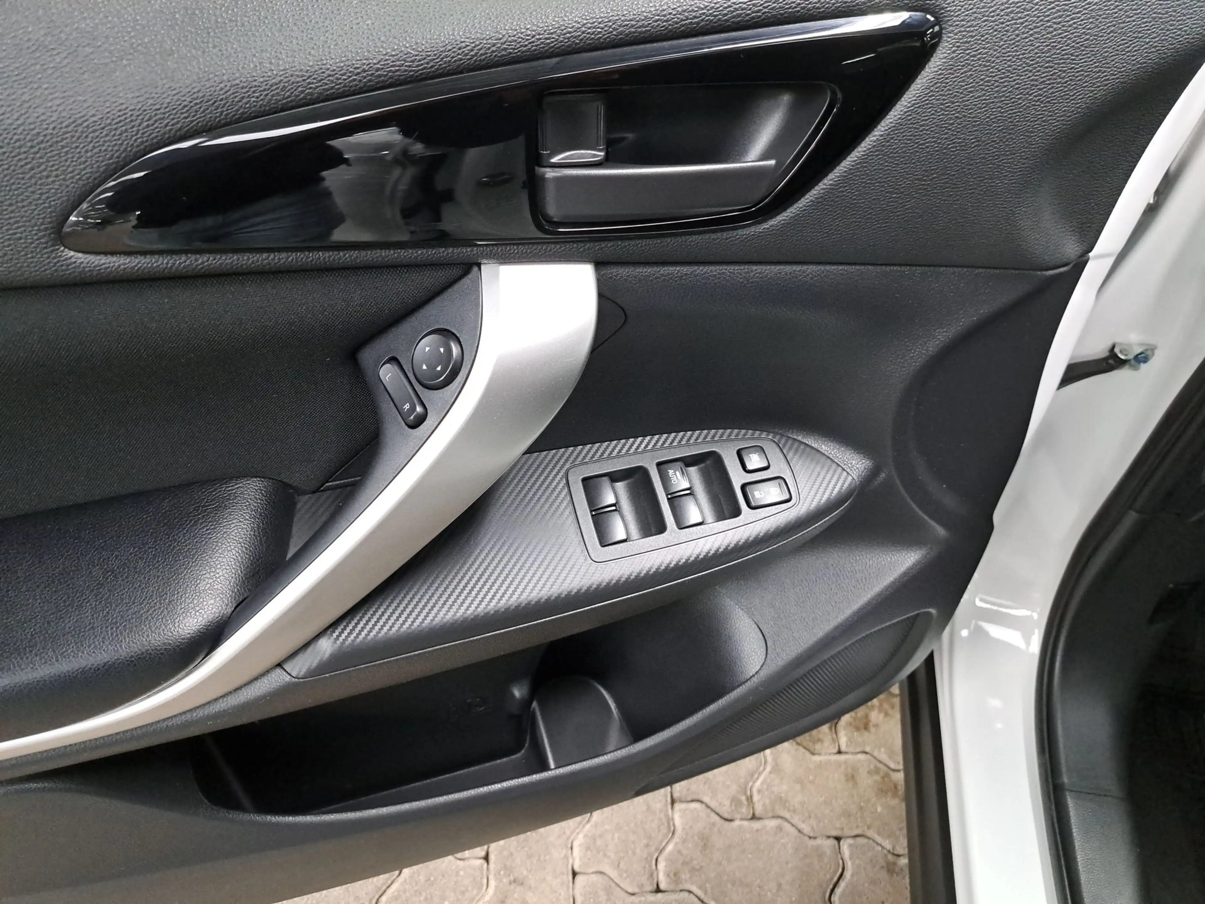 Mitsubishi Eclipse Cross Diamant Edition 2WD — photo 9