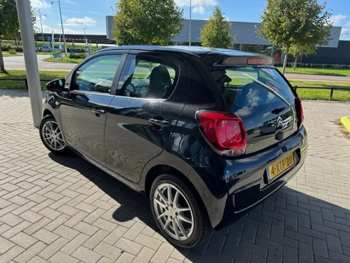 Citroen C1 1.0 e-VTi SHINE (NW MODEL) 5-DRS. + ECC/LMV/CAMERA Zwart - 2