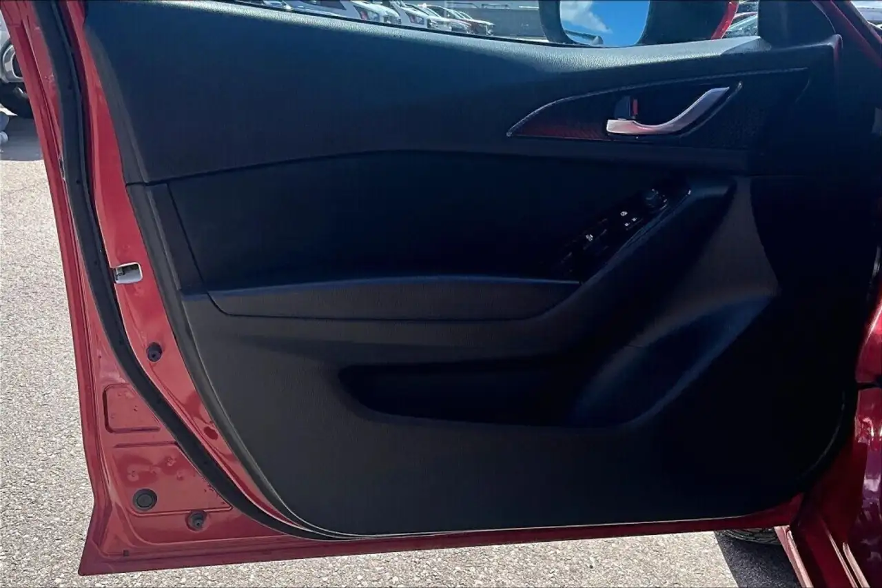 Mazda 3 снимка Mazda 3