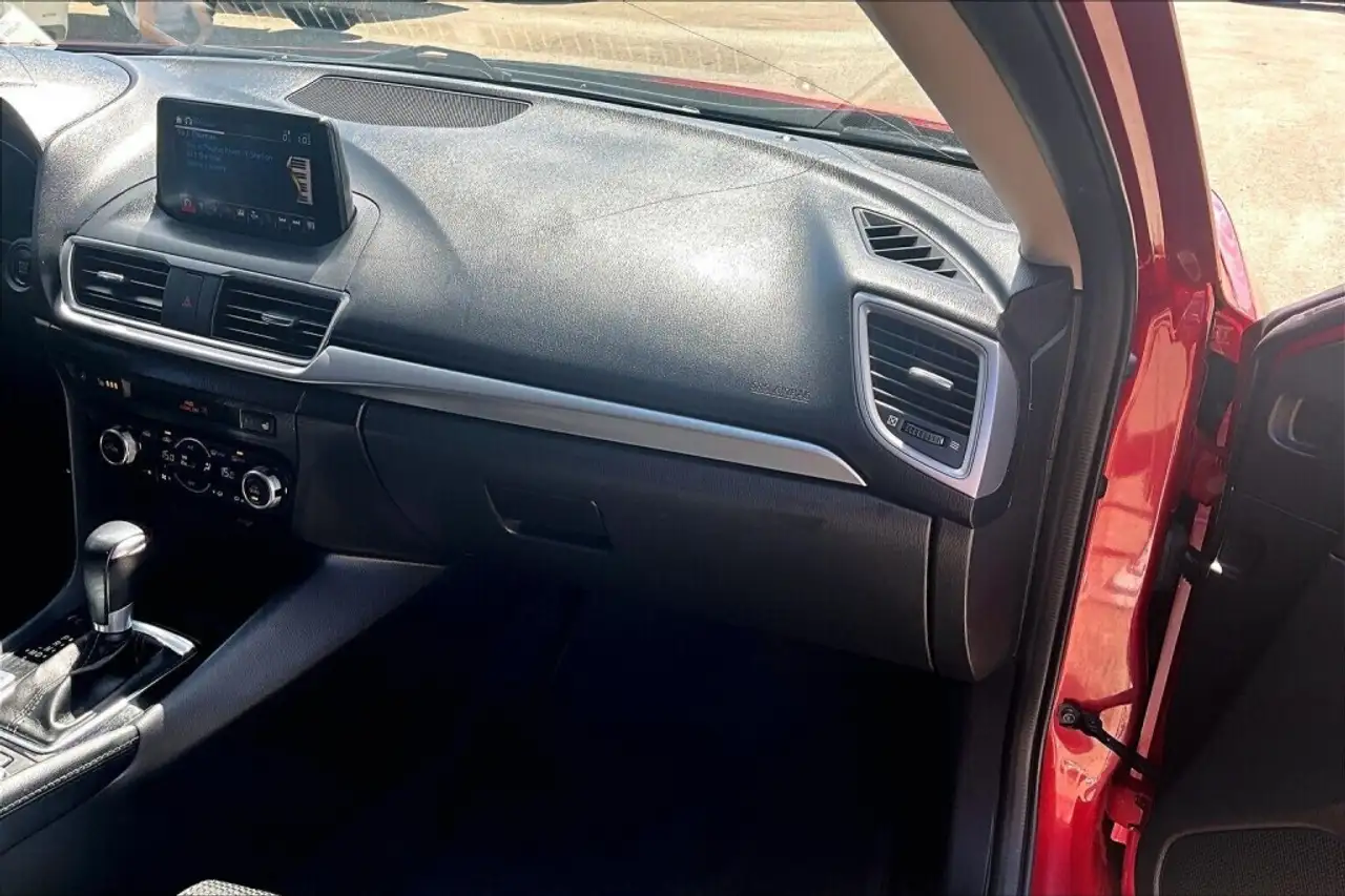 Mazda 3 снимка Mazda 3