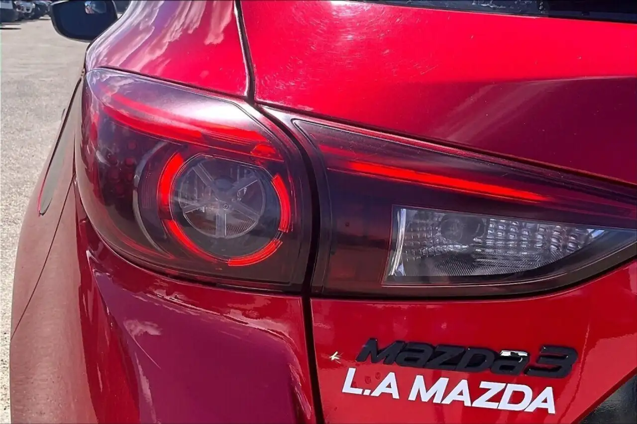 Mazda 3 снимка Mazda 3
