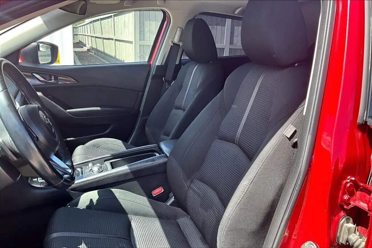 Mazda 3 снимка Mazda 3