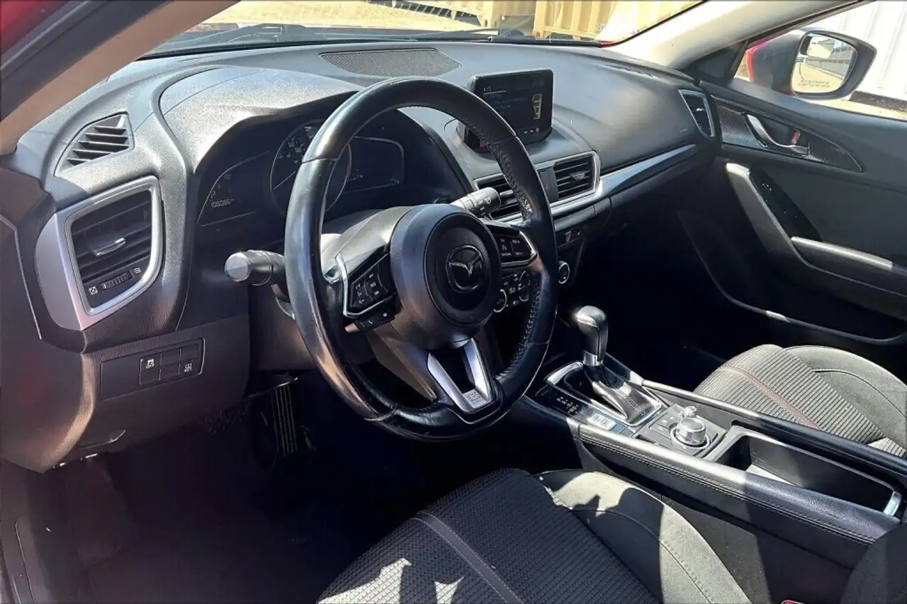 Mazda 3 снимка Mazda 3