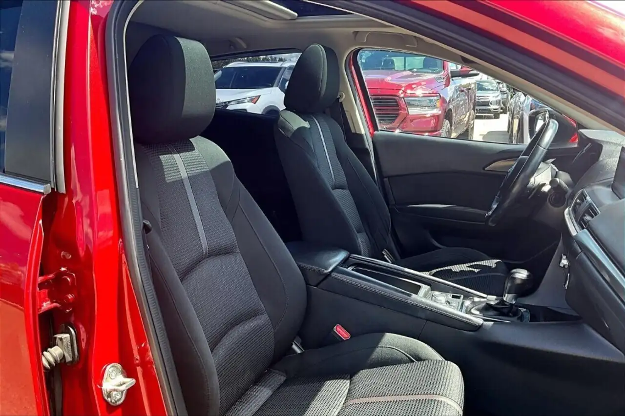 Mazda 3 снимка Mazda 3