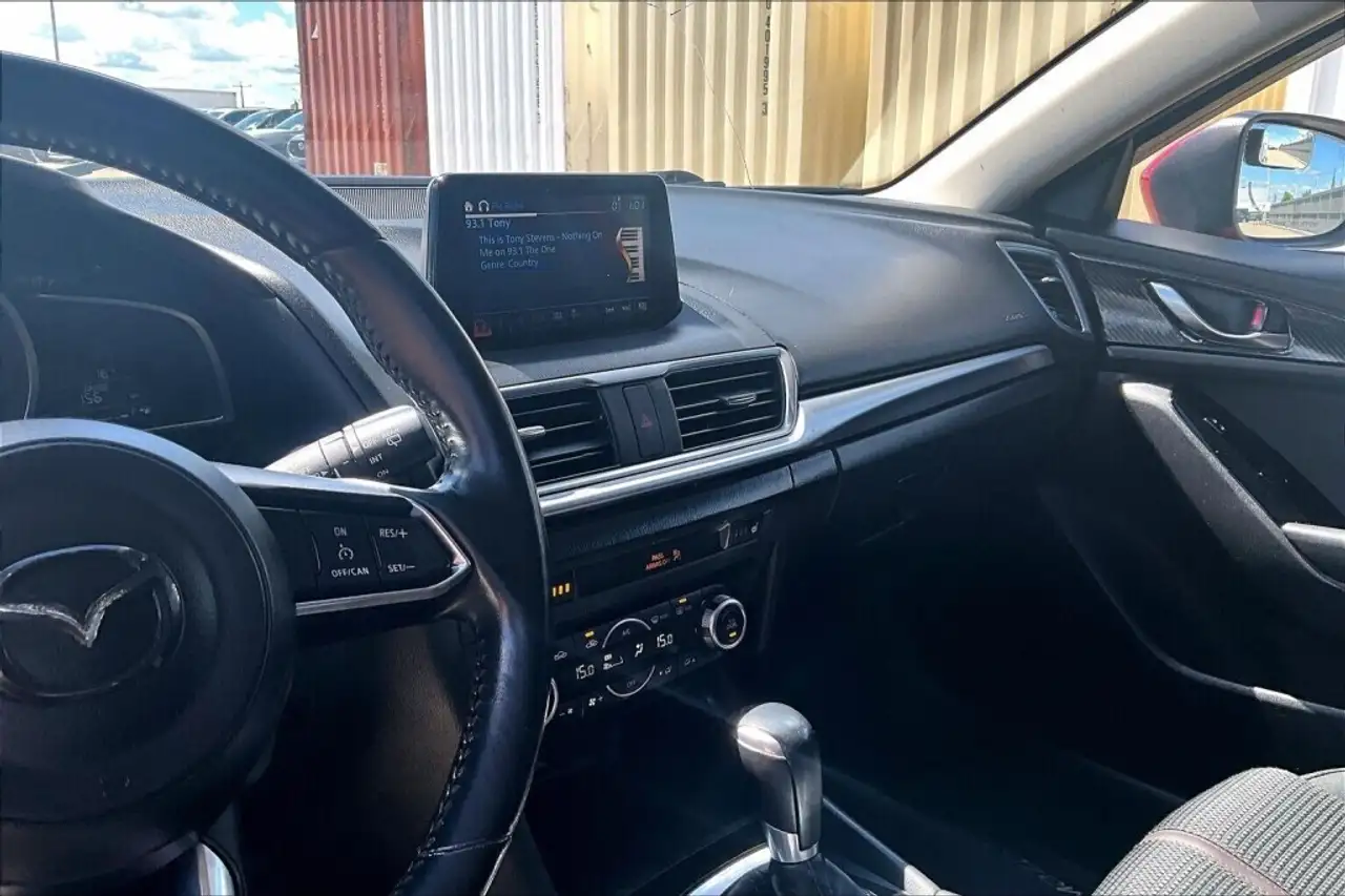 Mazda 3 снимка Mazda 3