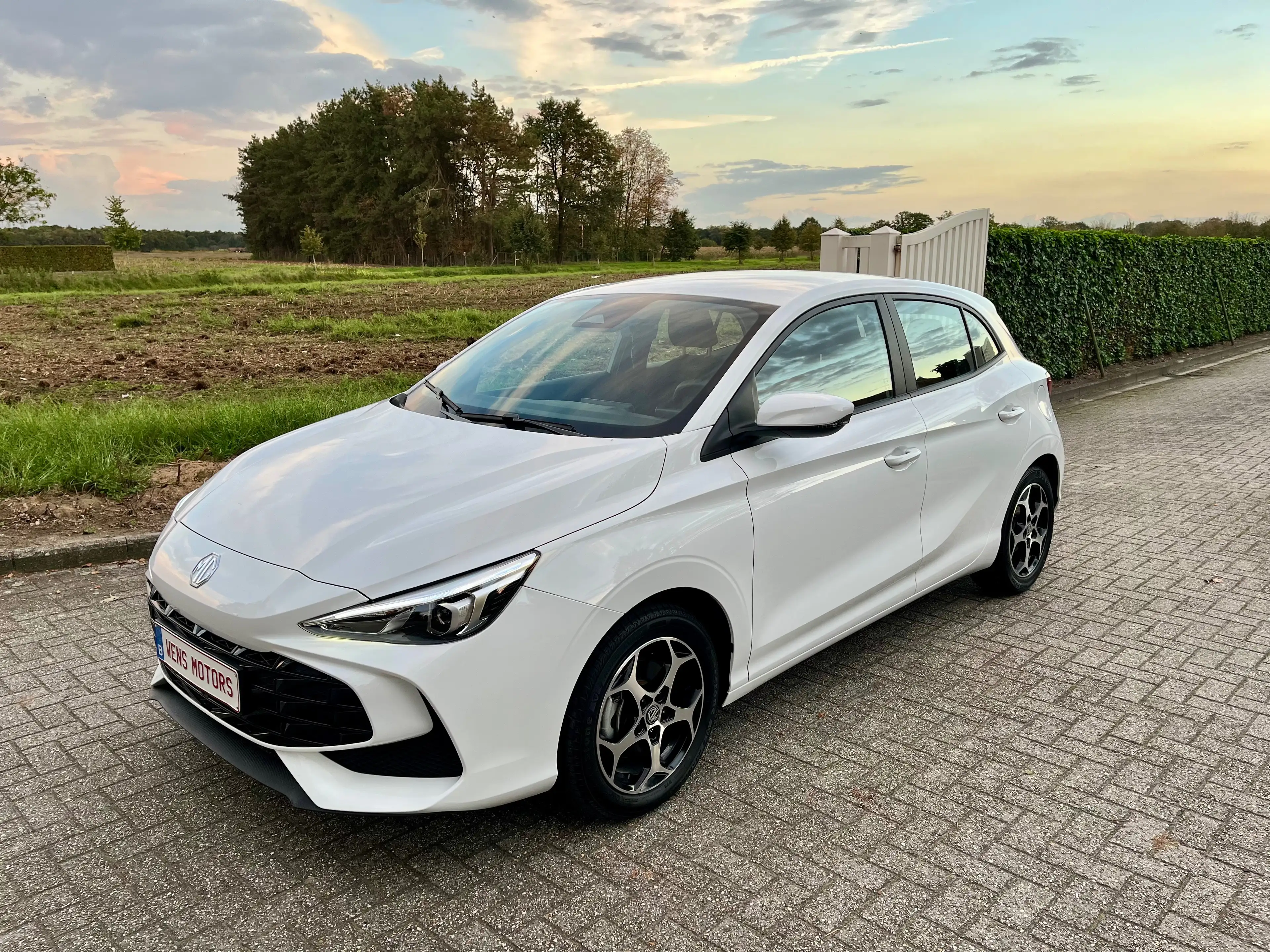 MG MG3 COMFORT 1.5i BENZINE 2025 12000KM FABRIEKSGARANTIE!!