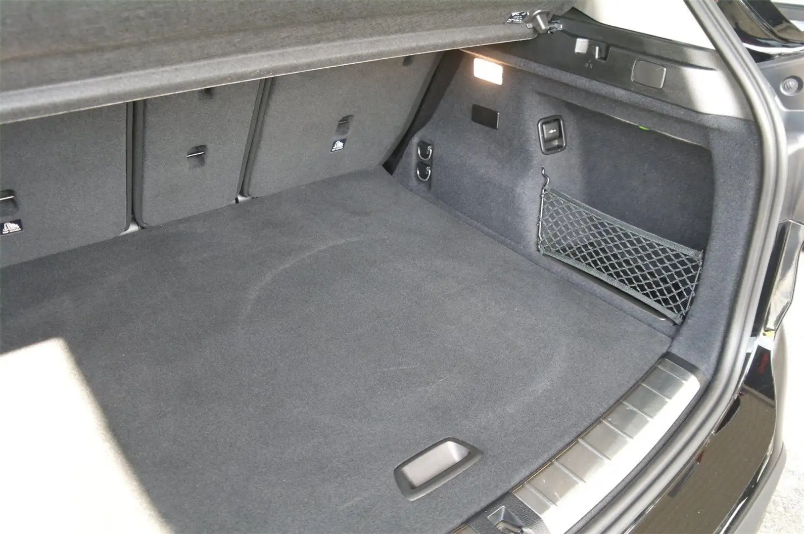 BMW X1 xDrive25e Noir - 2