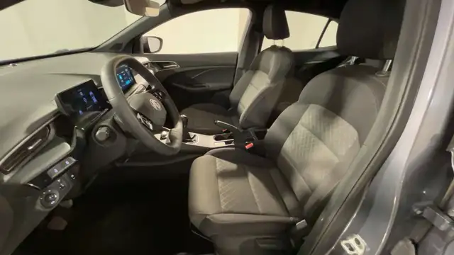 MG MG3 view 8