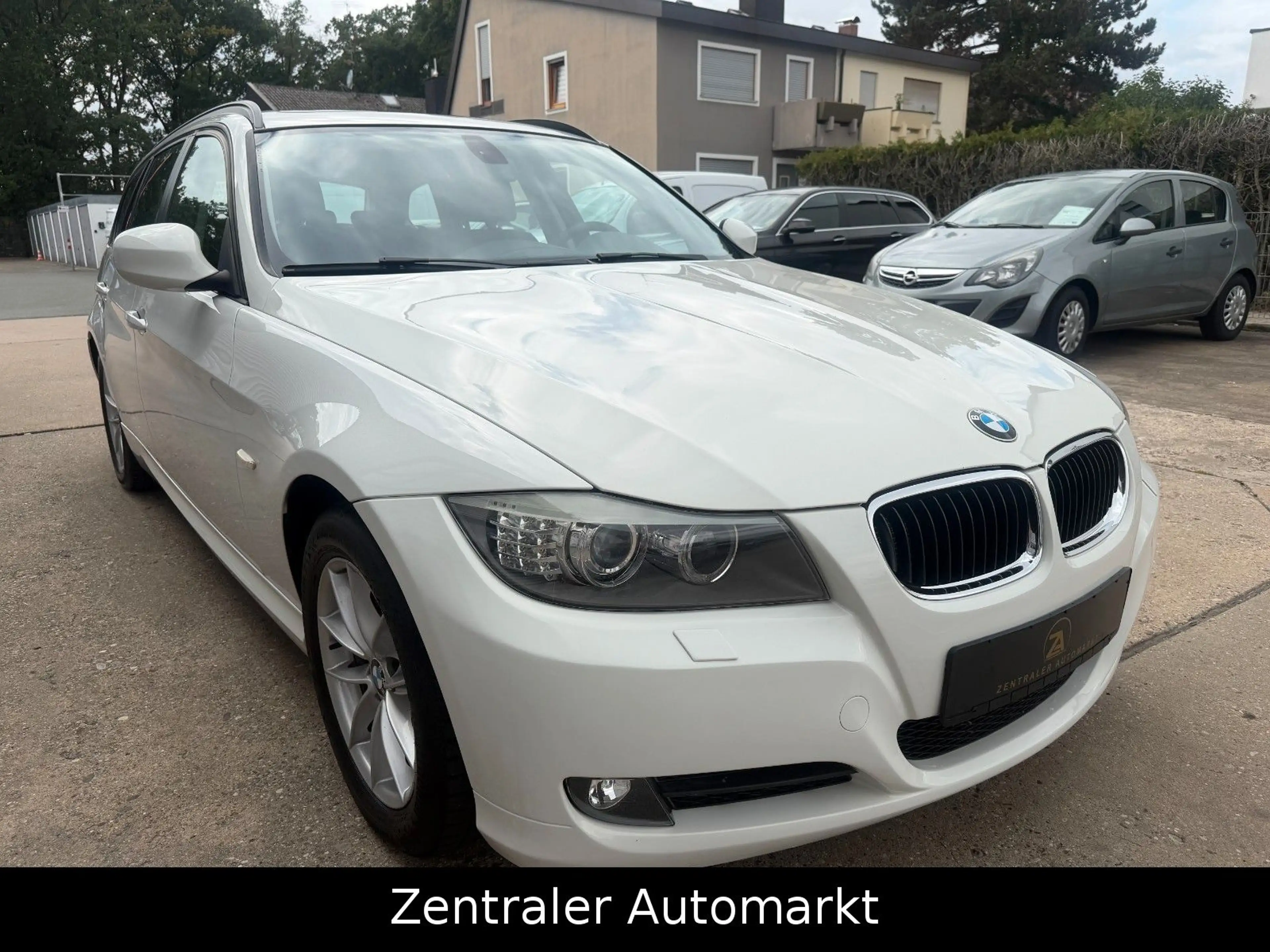 BMW 320 d  Touring/Xenon/Navi/Panorama/PDC — photo 3