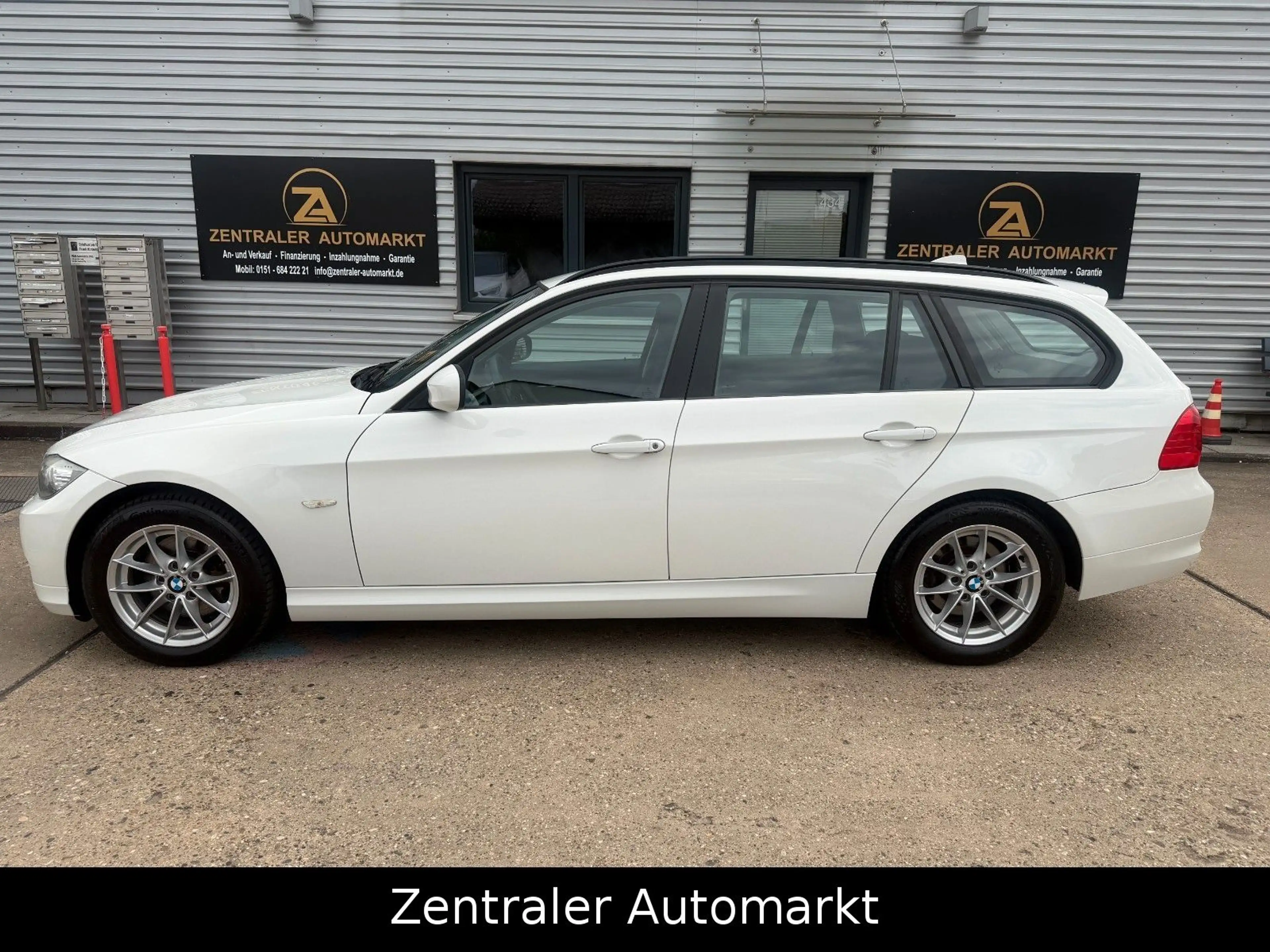 BMW 320 d  Touring/Xenon/Navi/Panorama/PDC — photo 8