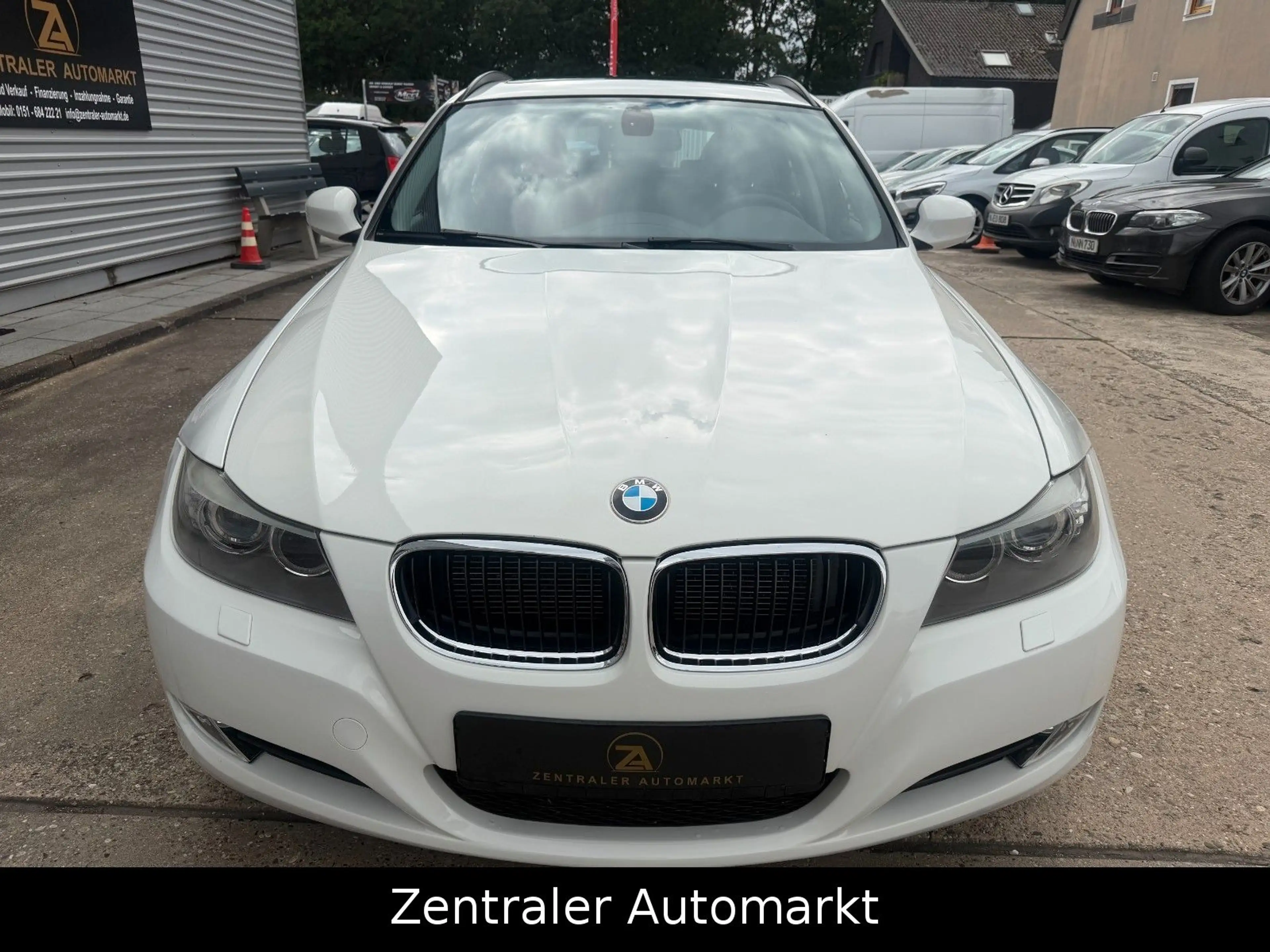 BMW 320 d  Touring/Xenon/Navi/Panorama/PDC — photo 2