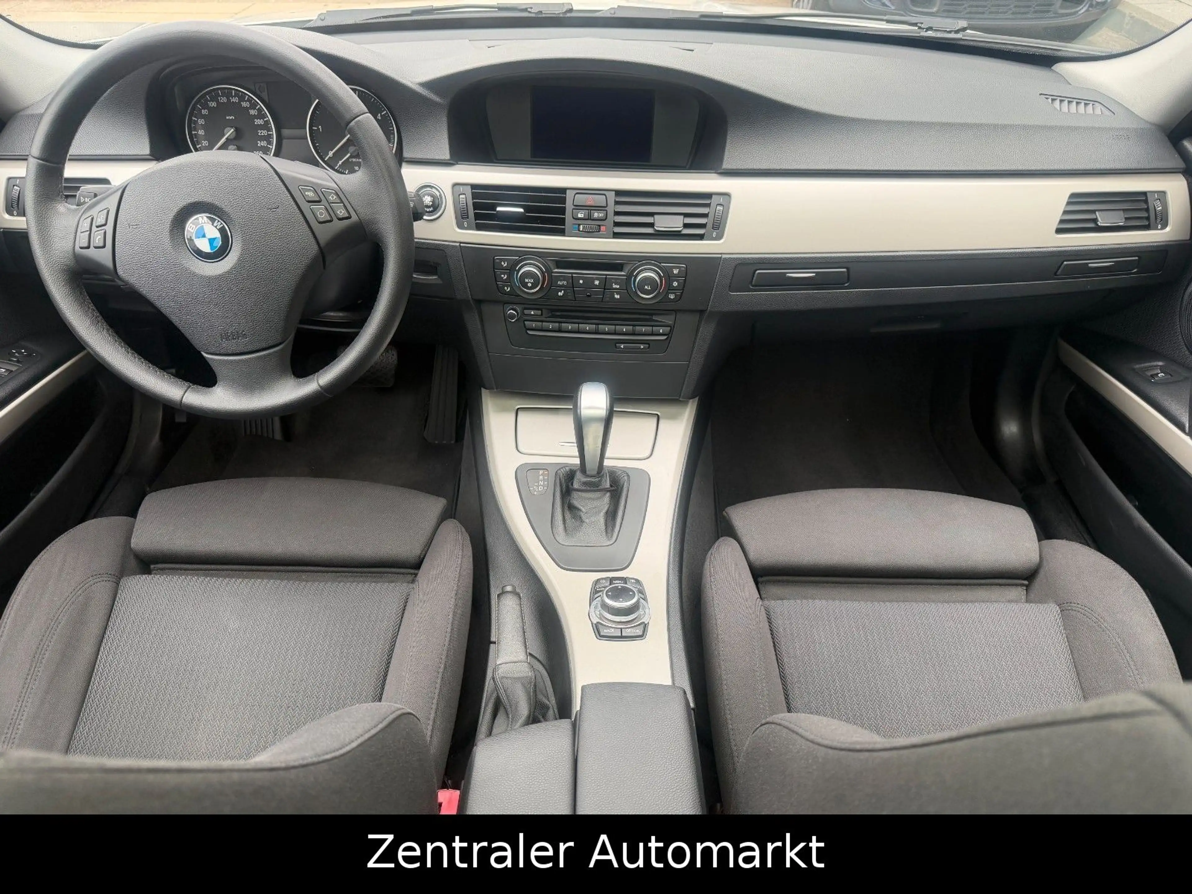 BMW 320 d  Touring/Xenon/Navi/Panorama/PDC — photo 11