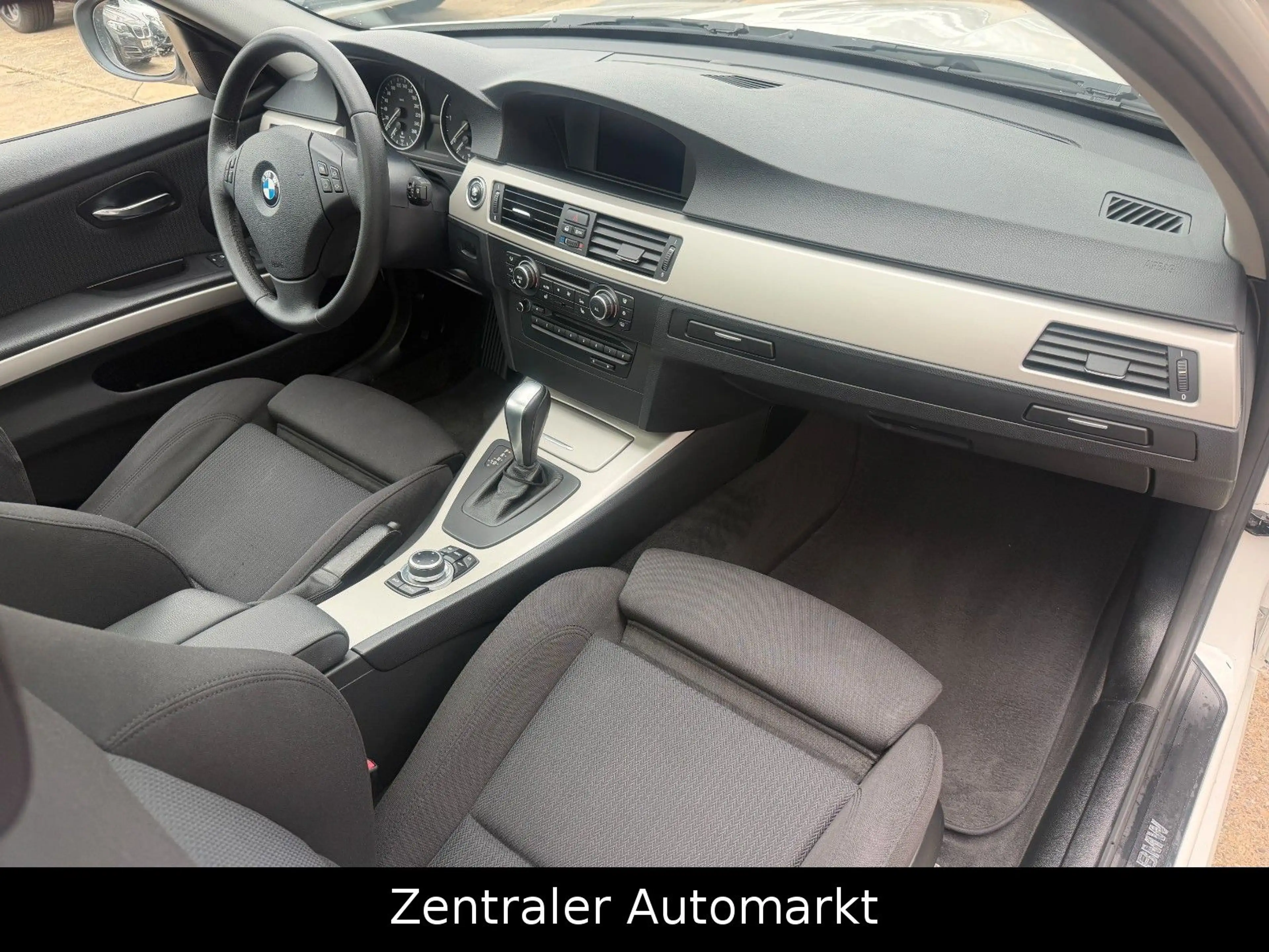 BMW 320 d  Touring/Xenon/Navi/Panorama/PDC — photo 12