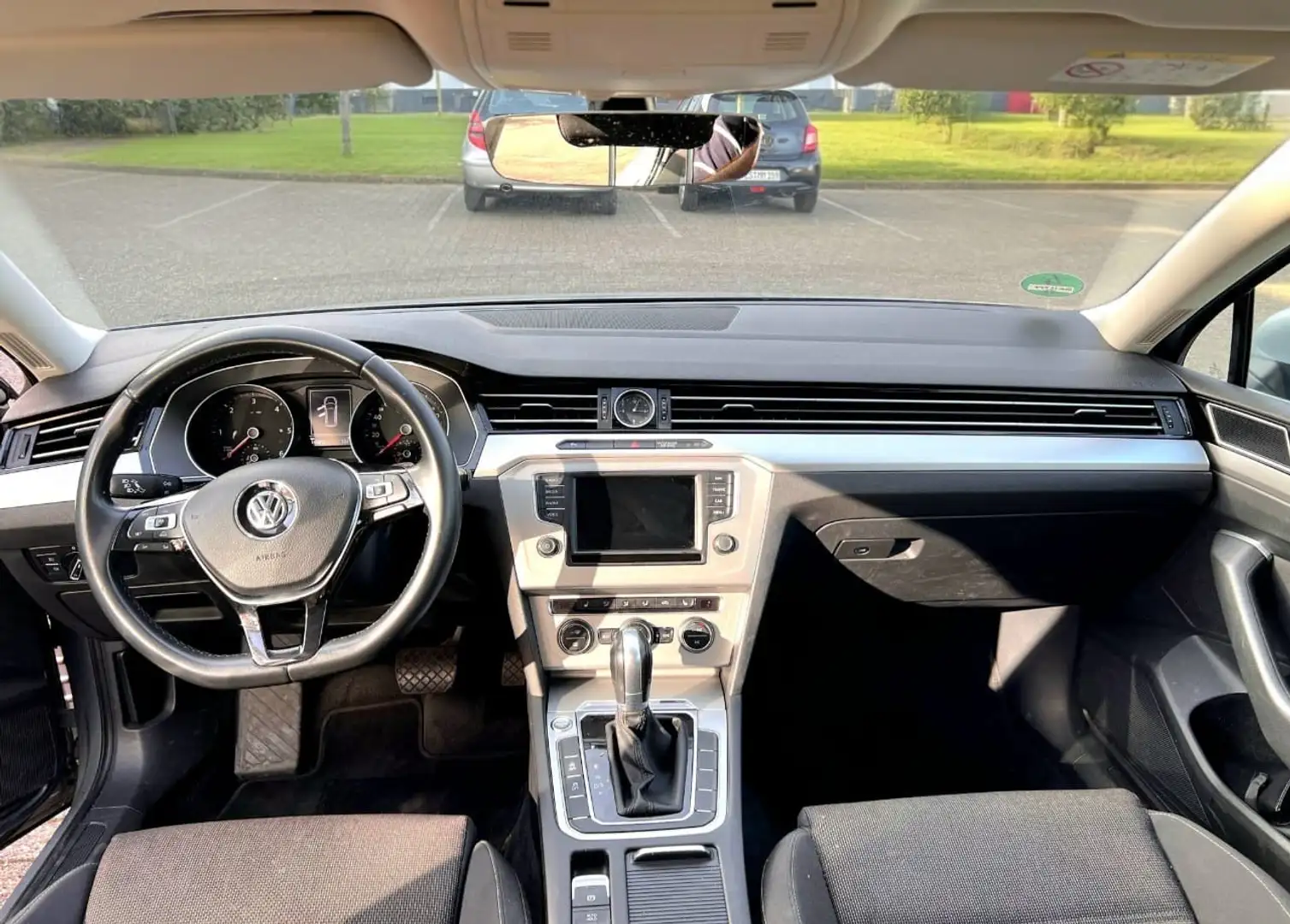 Volkswagen Passat - 2