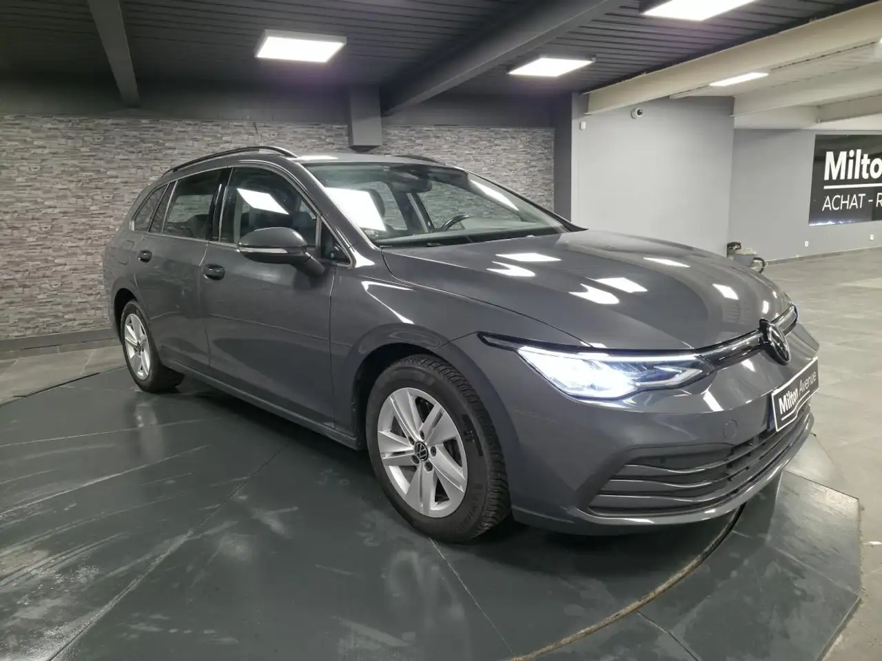 Volkswagen Golf Standard Model — photo 8