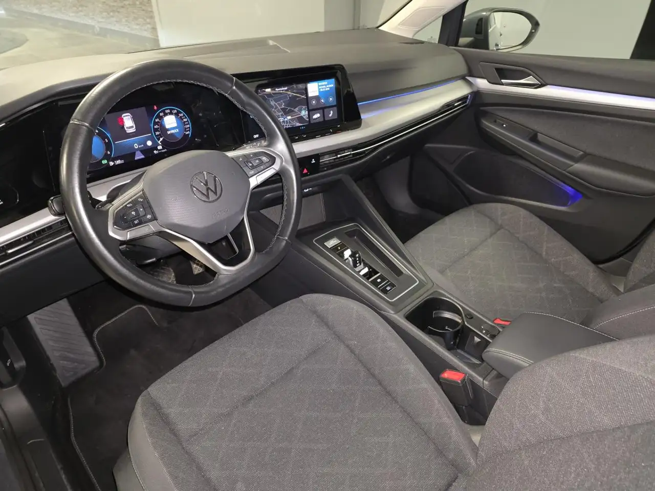 Volkswagen Golf Standard Model — photo 12