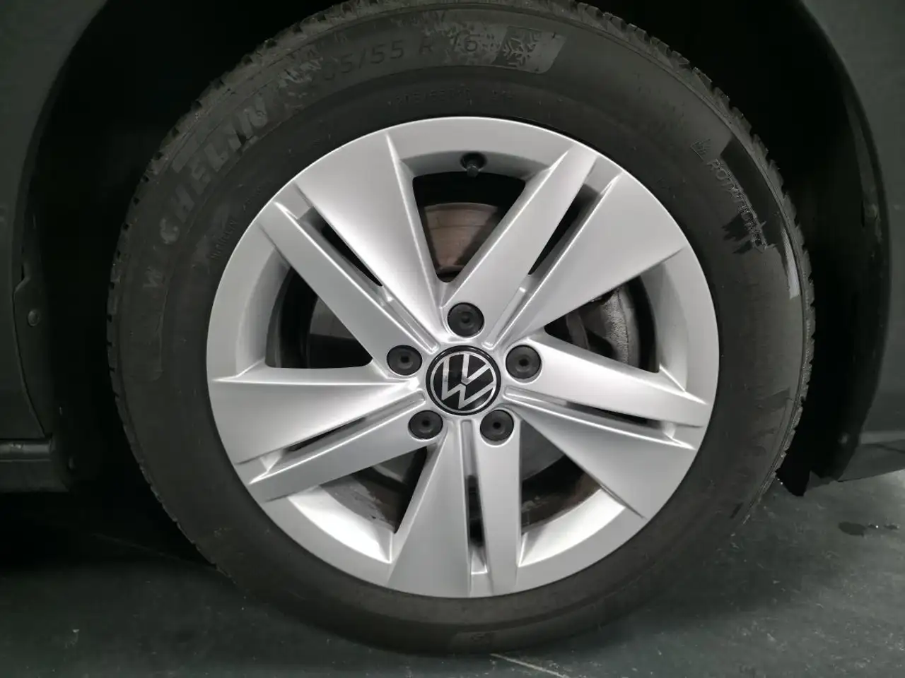 Volkswagen Golf Standard Model — photo 45