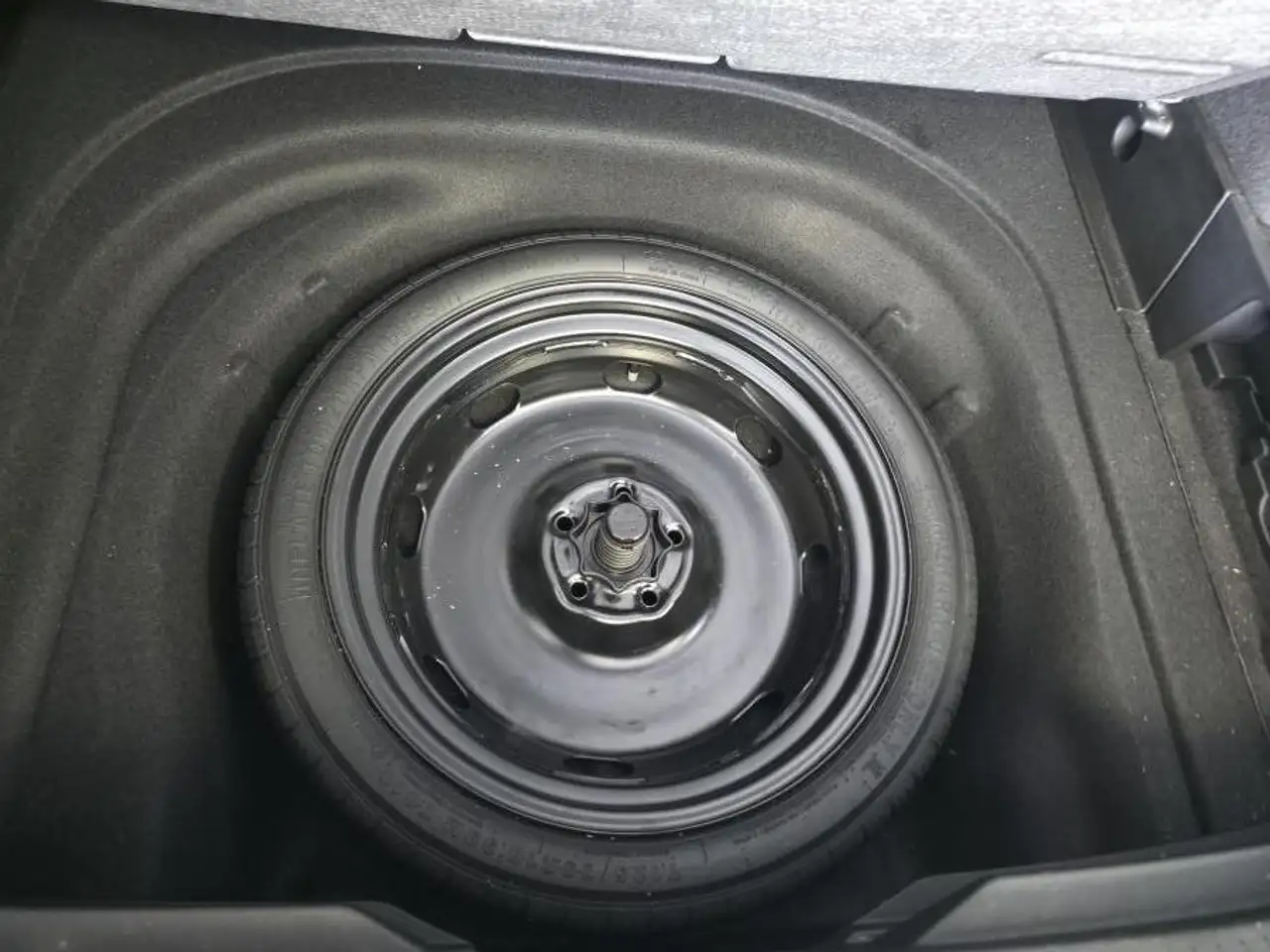 Volkswagen Golf Standard Model — photo 17