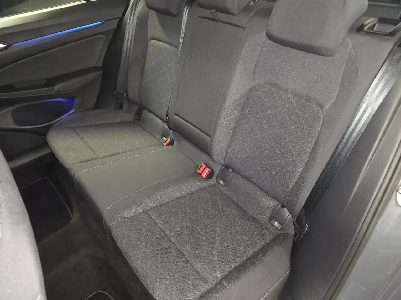 Volkswagen Golf Standard Model — photo 15